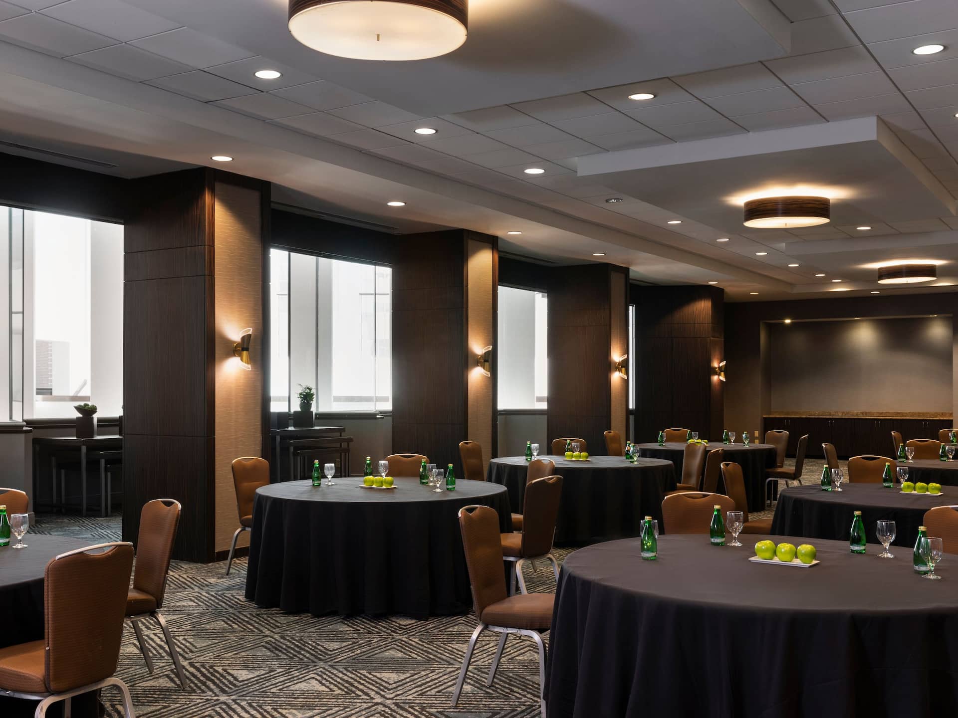 Hyatt Regency Houston Window Box Crescent