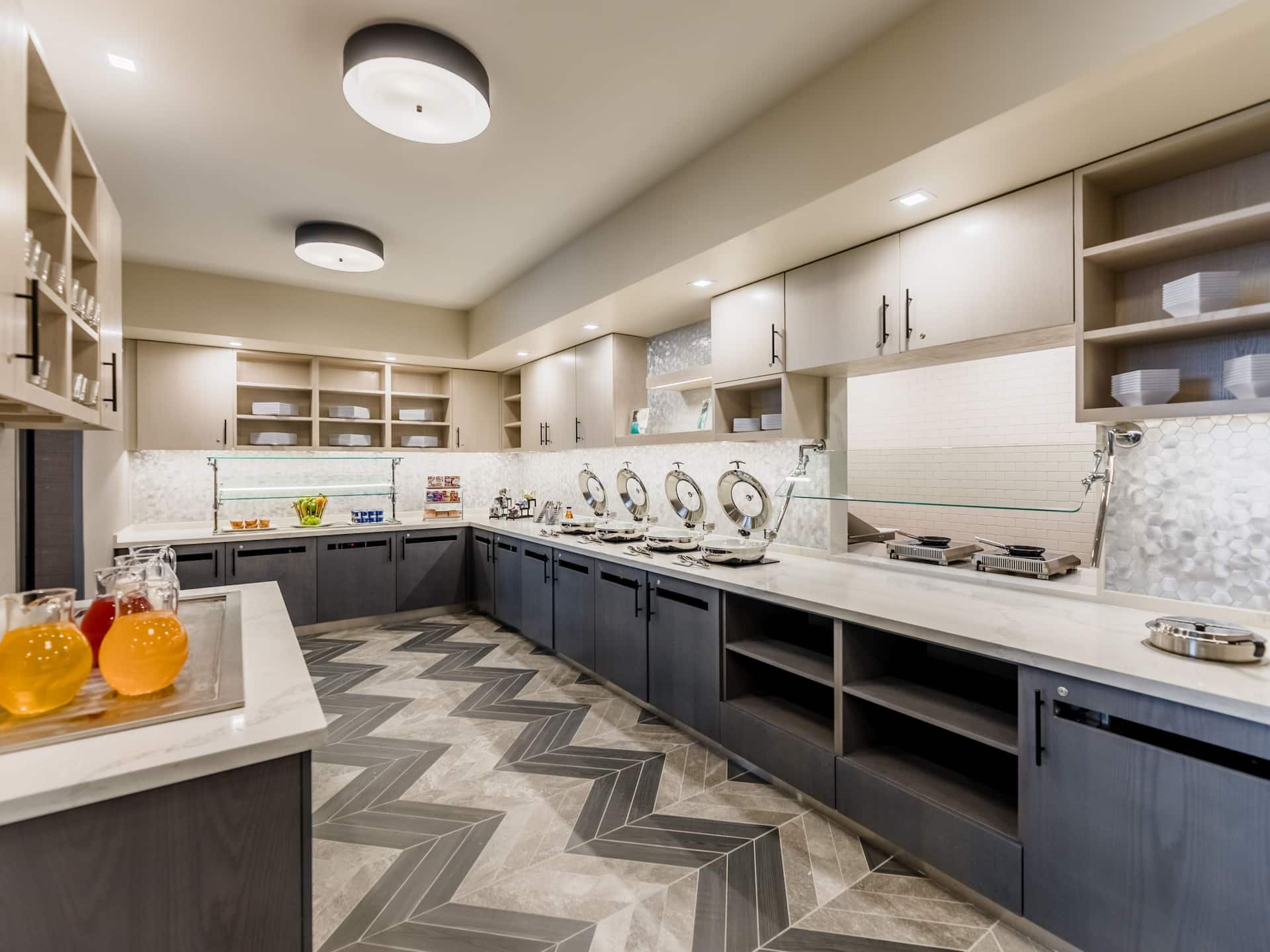 Hyatt House Winnipeg-South/Outlet Collection Breakfast
