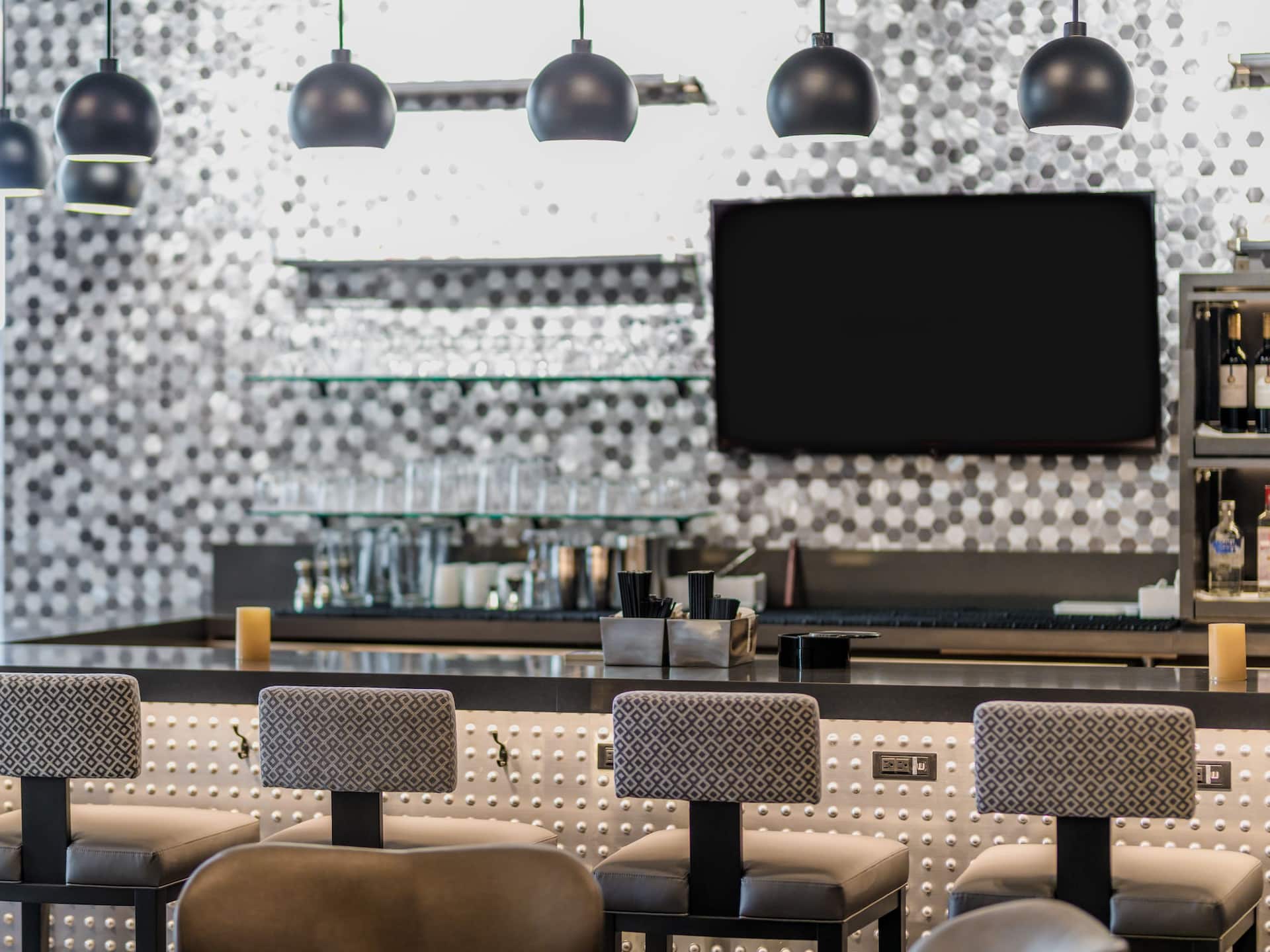 Hyatt House Winnipeg-South/Outlet Collection HBar