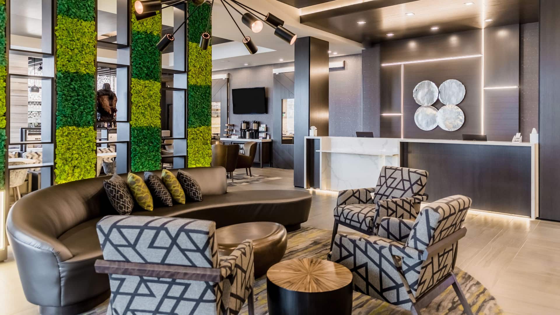 Hyatt House Winnipeg-South/Outlet Collection Lobby