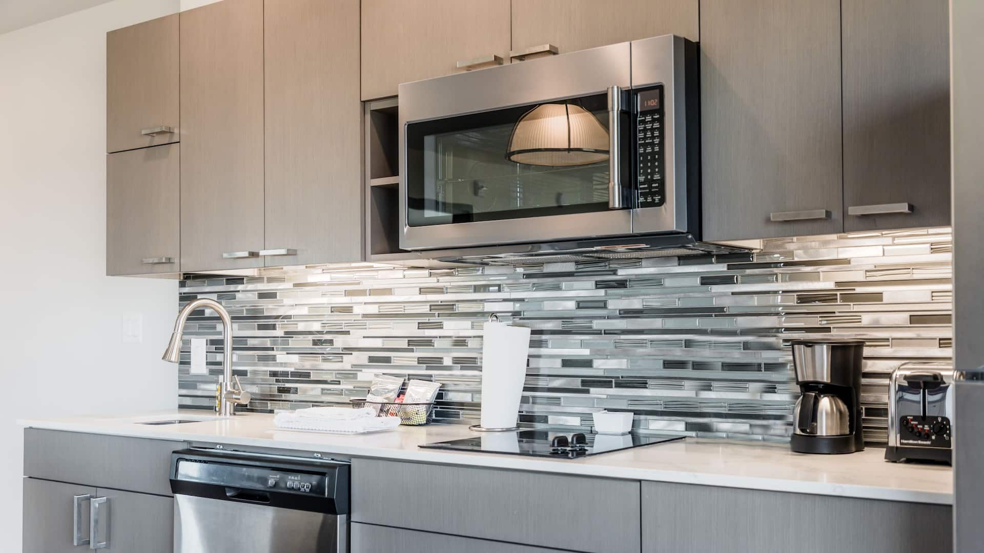 2 de 3 Hyatt House Winnipeg-South/Outlet Collection One Bed Spa Suite Kitchen