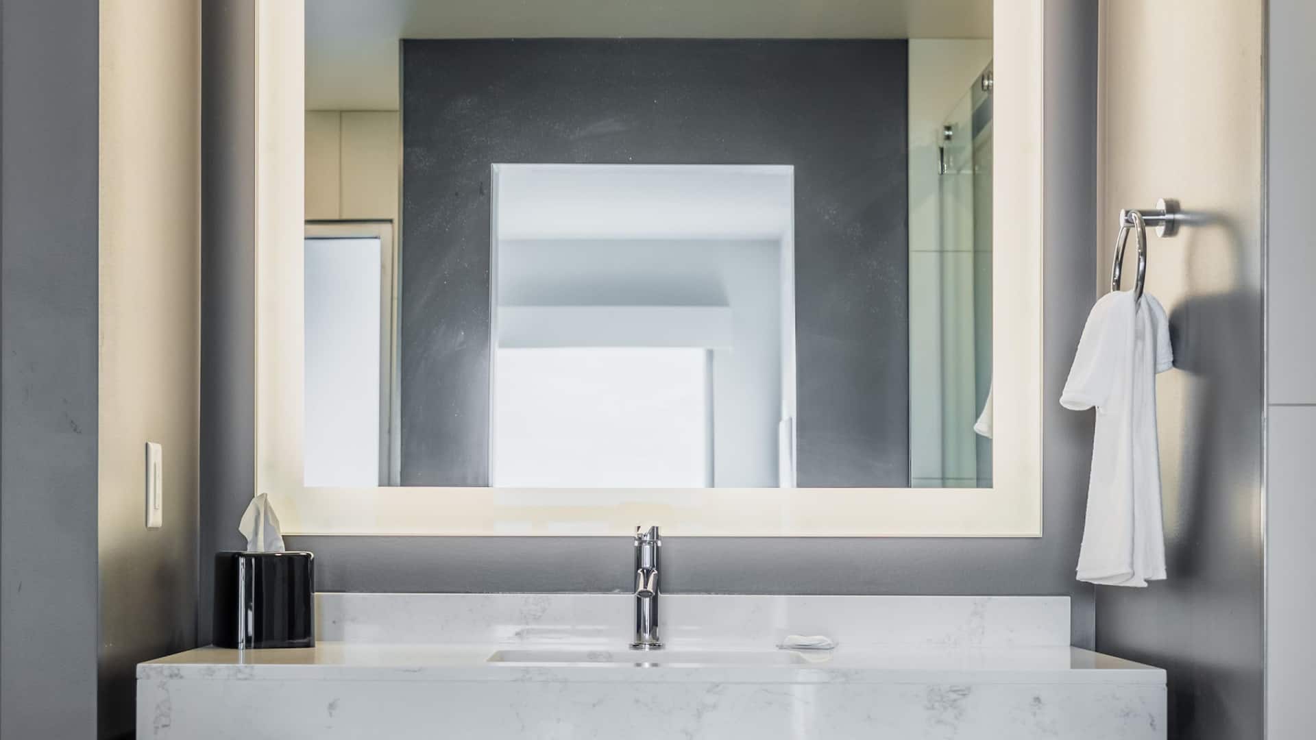 2 de 2 Hyatt House Winnipeg-South/Outlet Collection Bathroom Standard