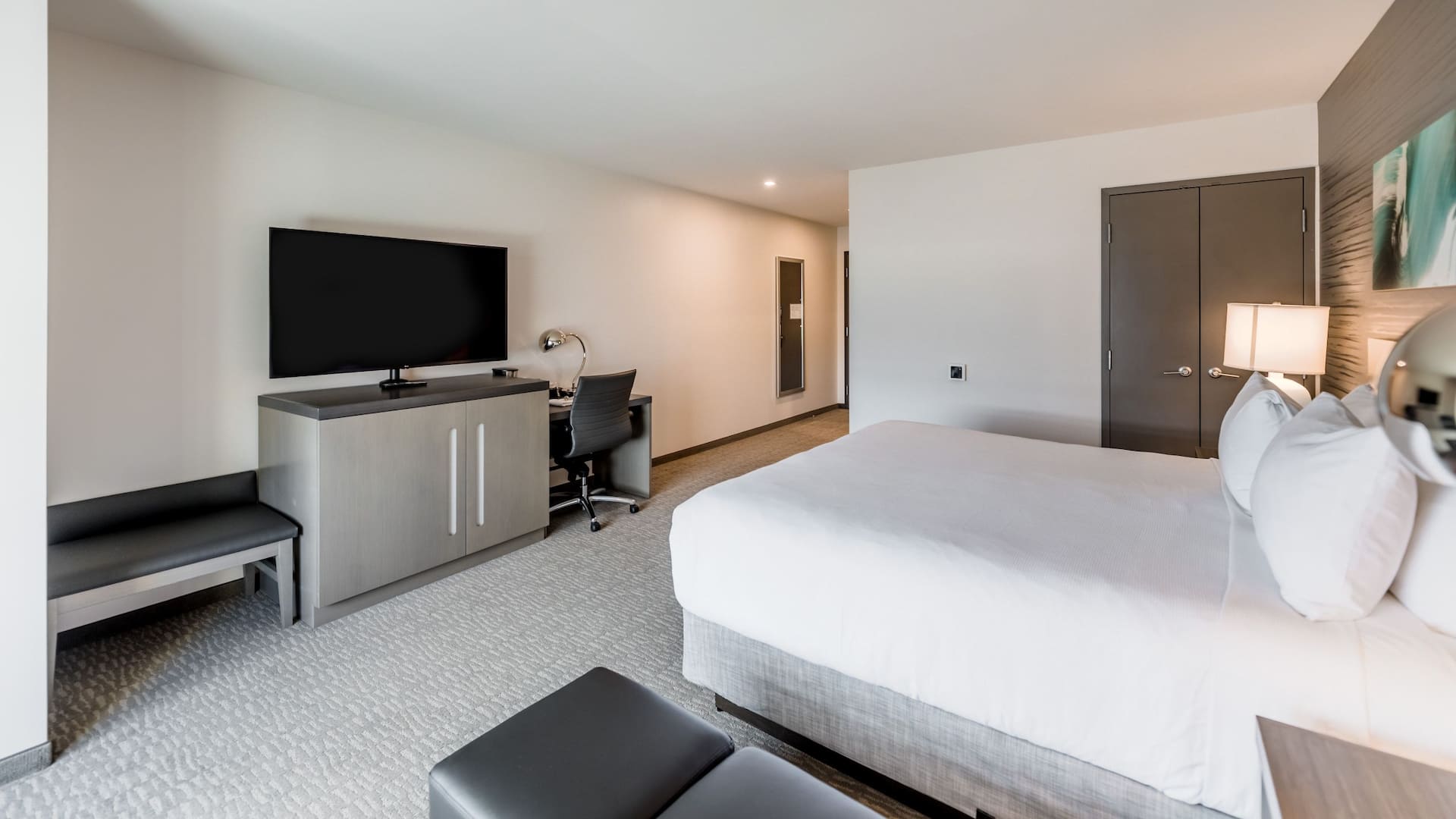 Hyatt House Winnipeg-South/Outlet Collection King Den