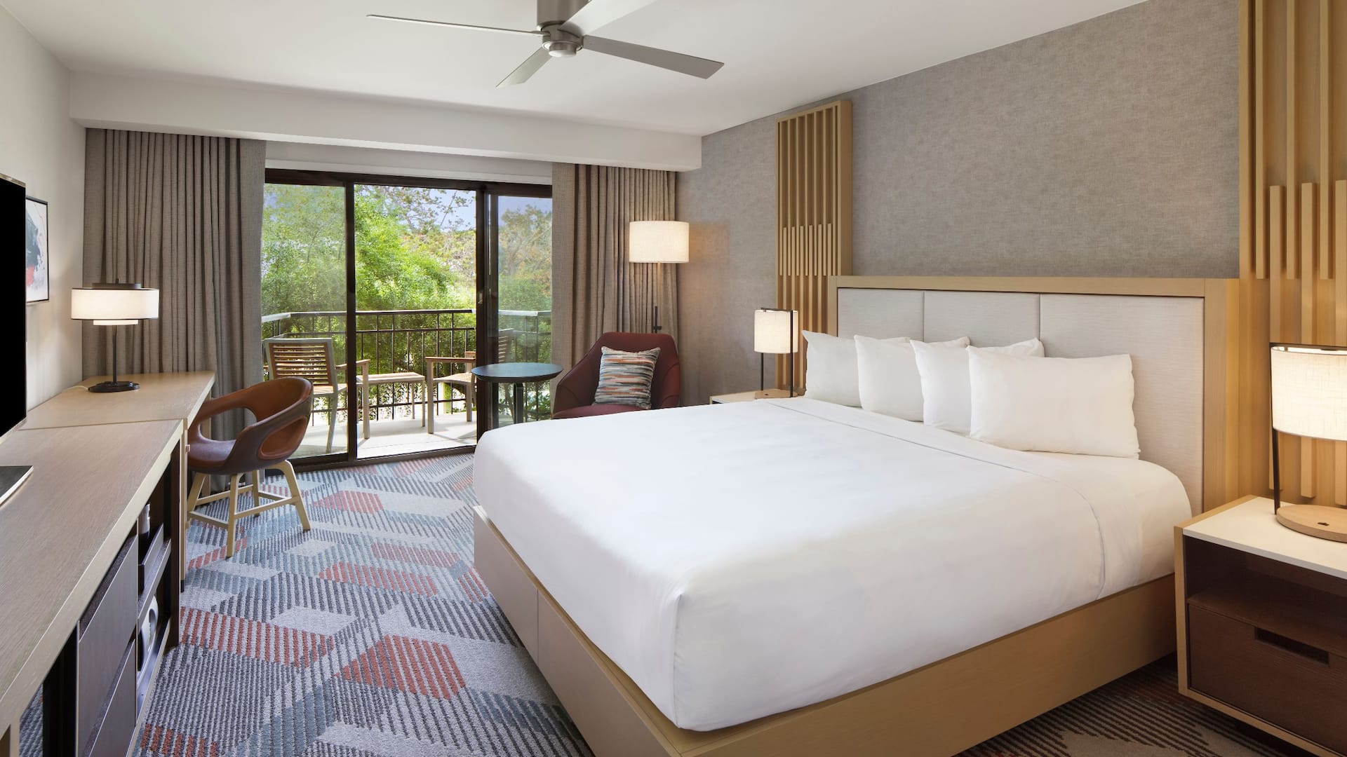 1 de 2 Hyatt Regency Monterey Hotel and Spa on Del Monte Golf Course Balcony King