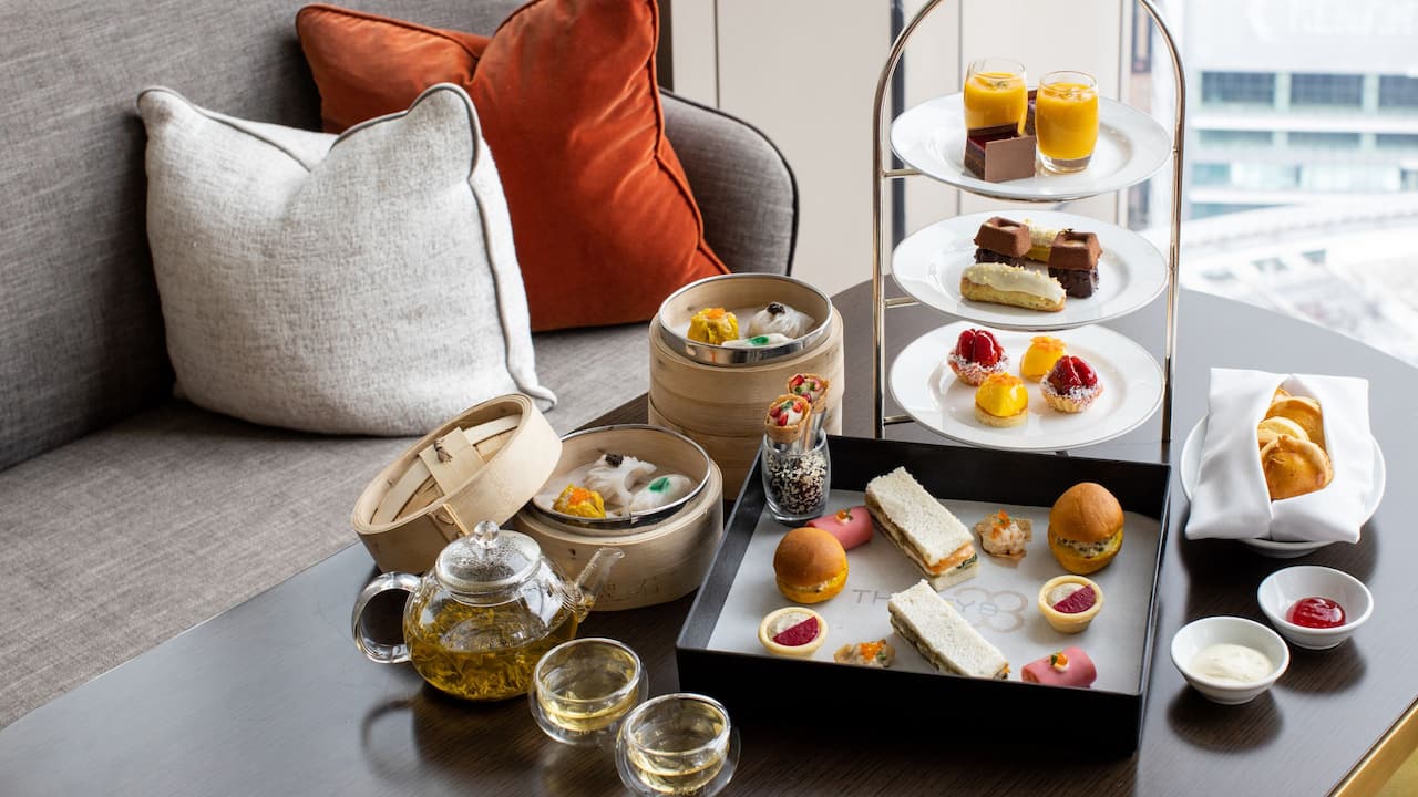 Experience the most popular afternoon tea set with cake stand