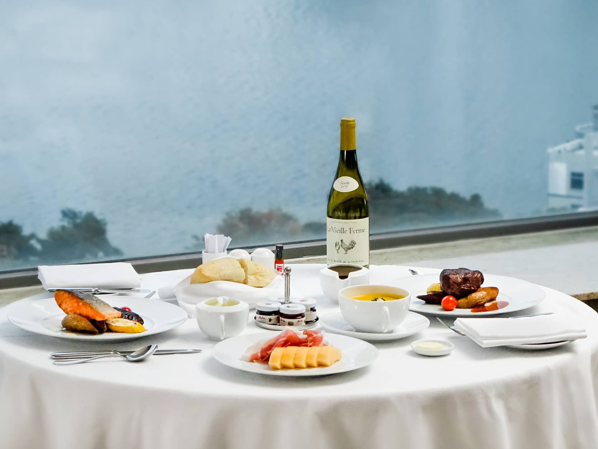 Hyatt Regency Hong Kong, Sha Tin Room Service with Harbour View