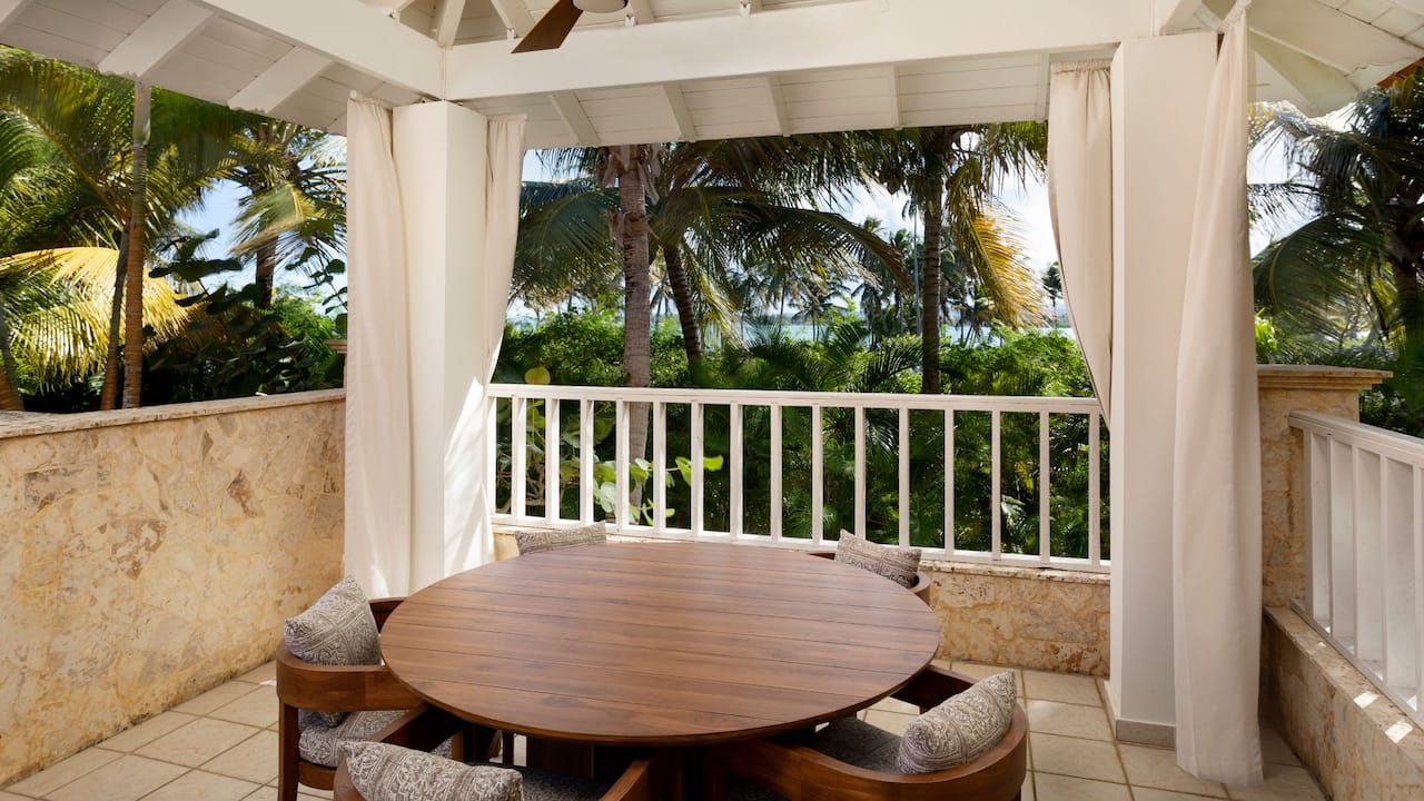 outdoor dining presidential suite at hyatt regency grand reserve