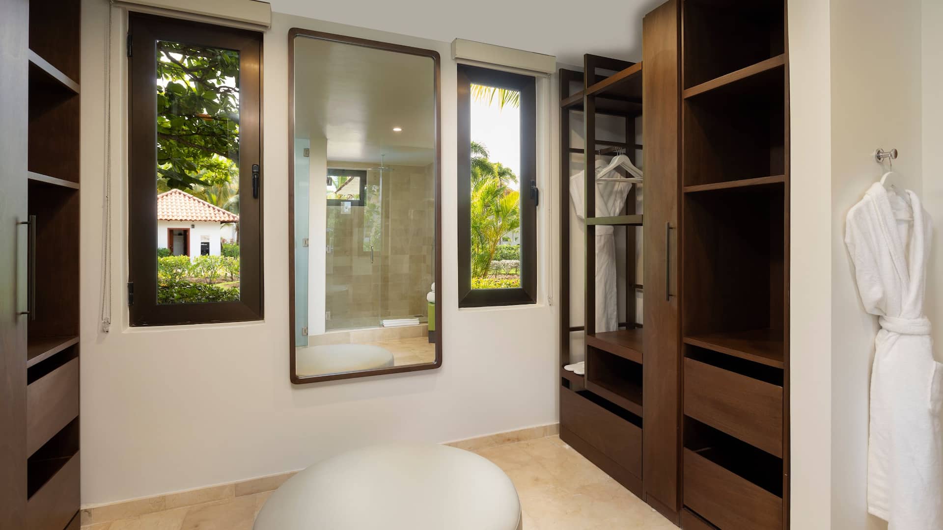 第 9，共 12 Hyatt Regency Grand Reserve Puerto Rico Walk In Closet Regency Suite