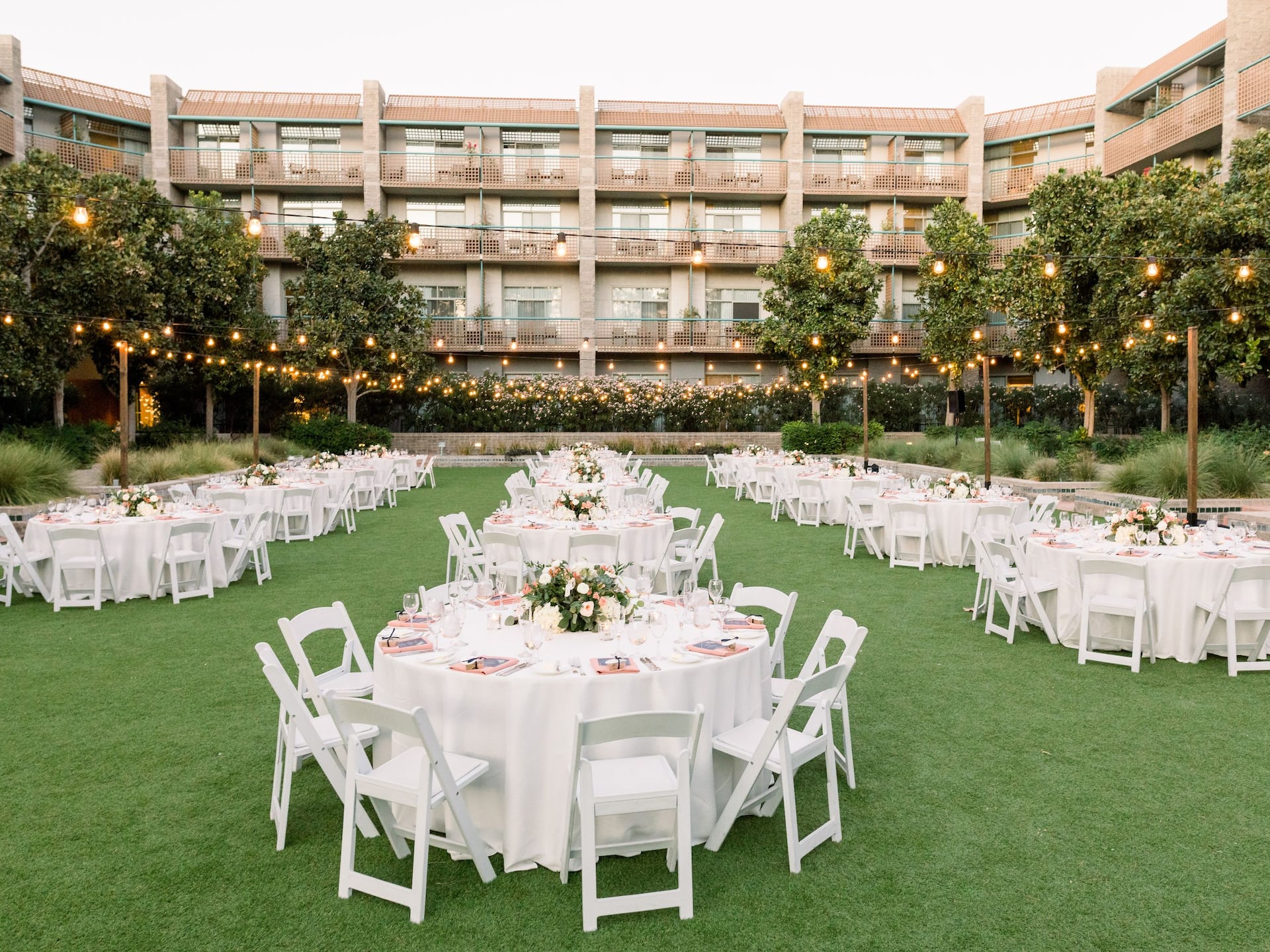 Hyatt Regency Scottsdale Resort & Spa at Gainey Ranch Outdoor Wedding Reception