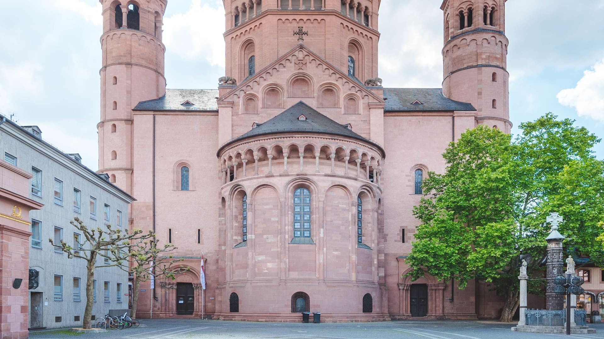 Side view of Mainz Cathedral in the old town near Hyatt Regency Mainz
