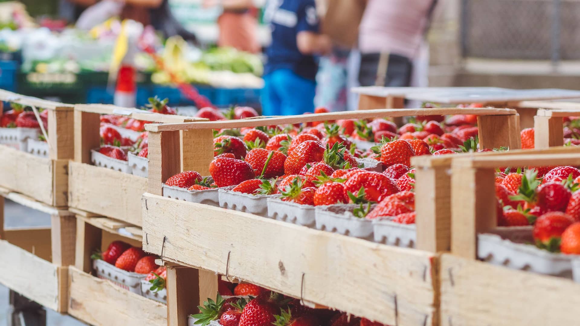 Fresh strawbeeries on local market near Hyatt Regency Mainz