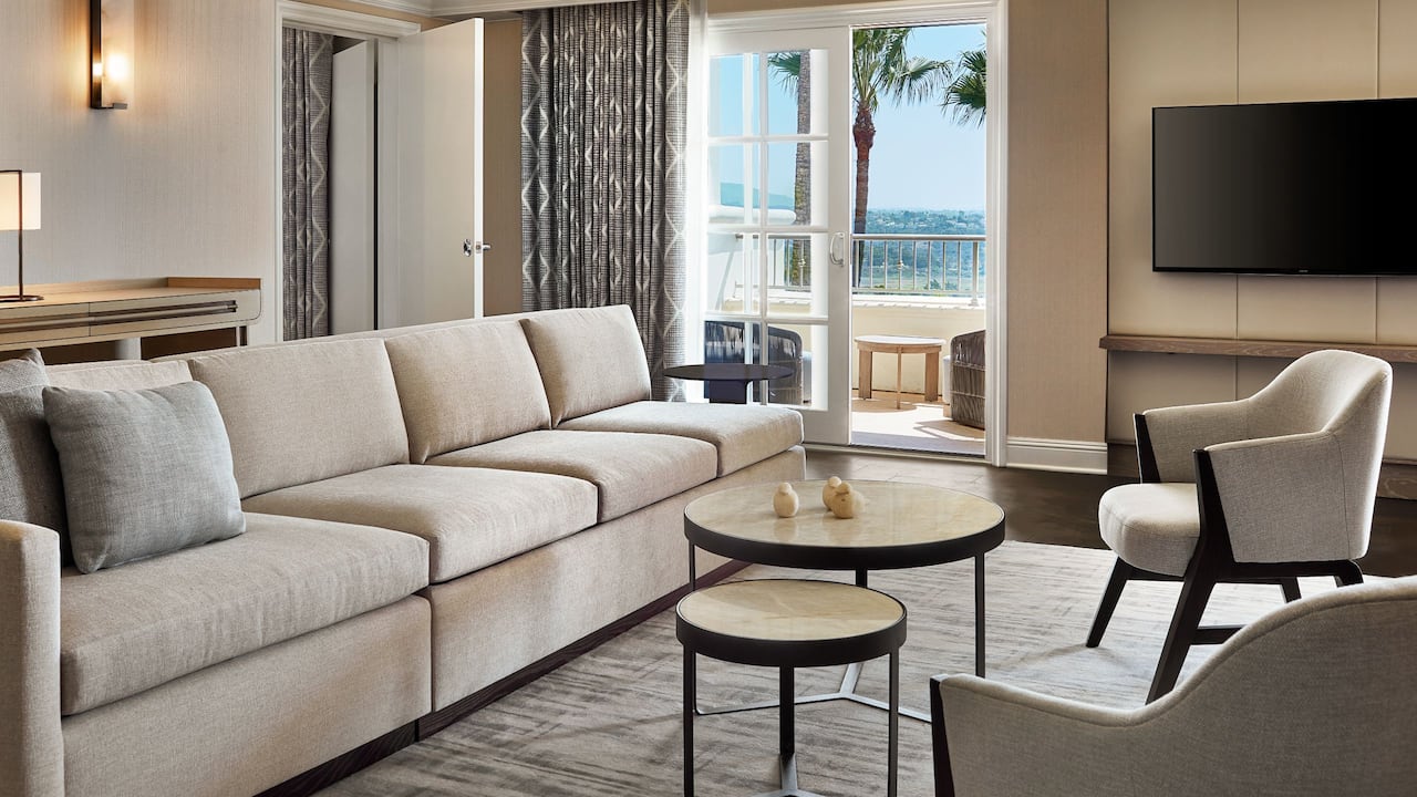 Spacious blue heron hotel suite at a luxury San Diego golf resort
