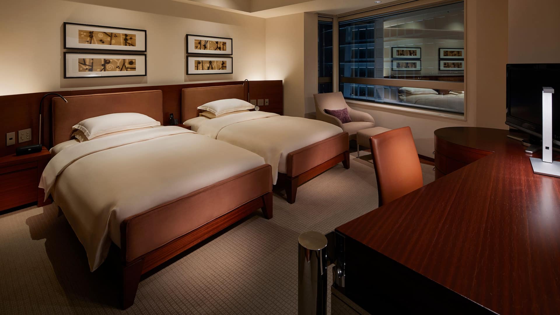 1 de 3 Grand Hyatt Tokyo Two Twin Guestroom