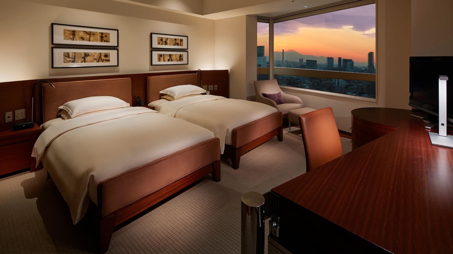 Grand Hyatt Tokyo Two Twin Guestroom View