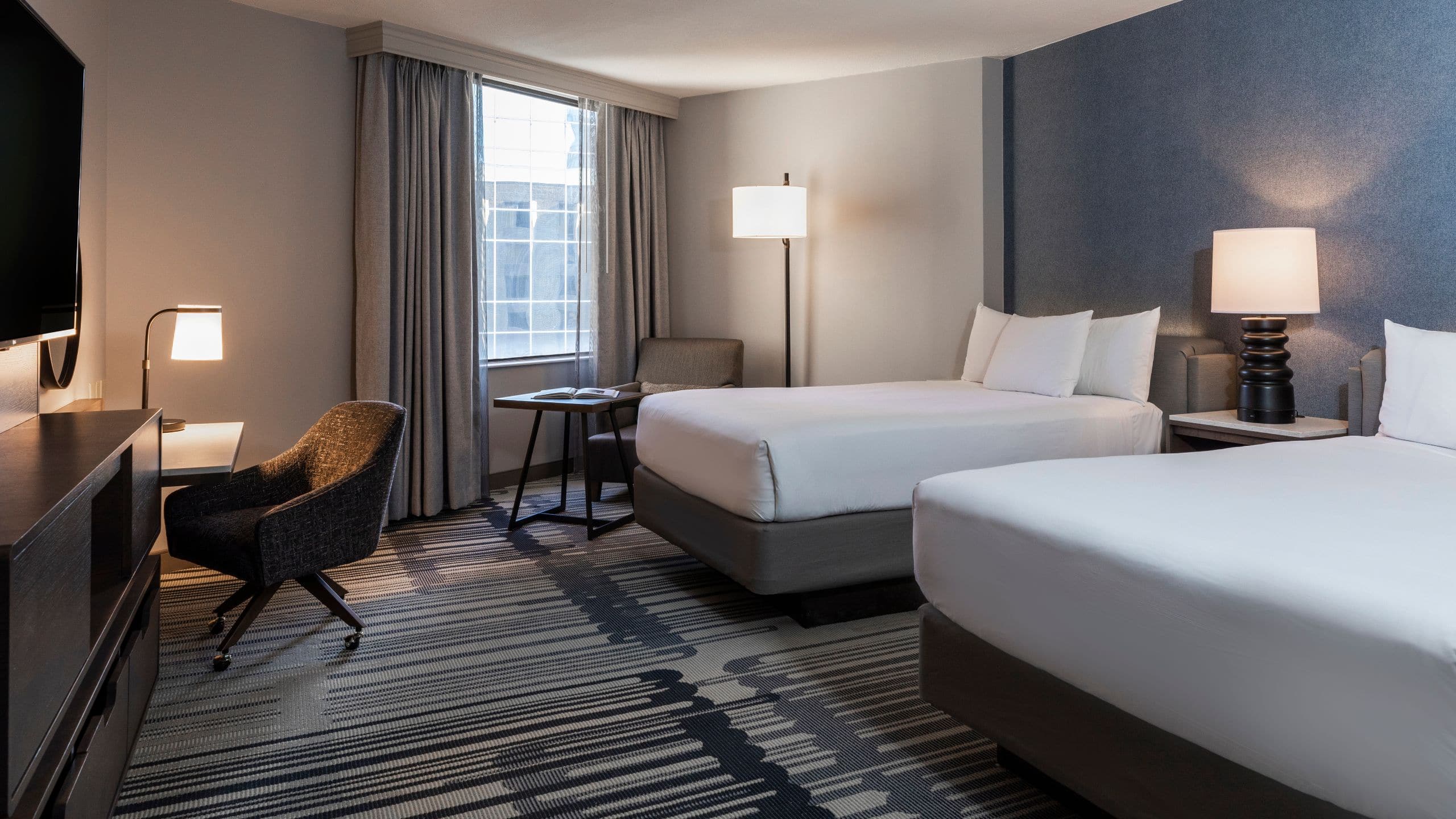 Hyatt Regency Houston Corner Double Guestroom