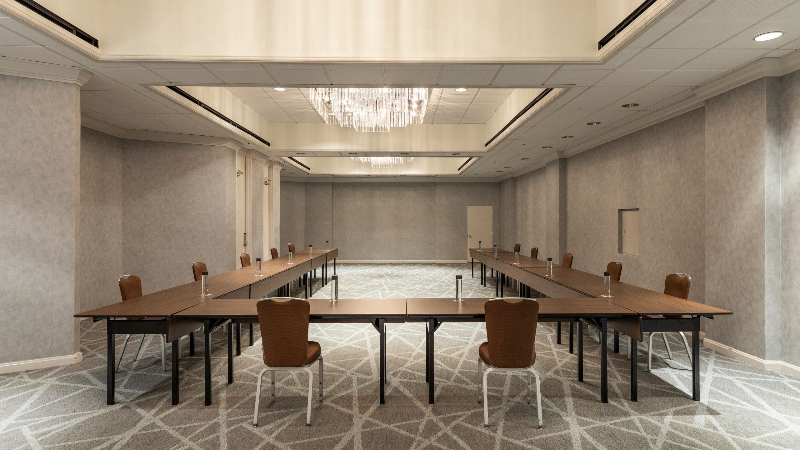 Hyatt Regency Houston Cottonwood U Shape Setup