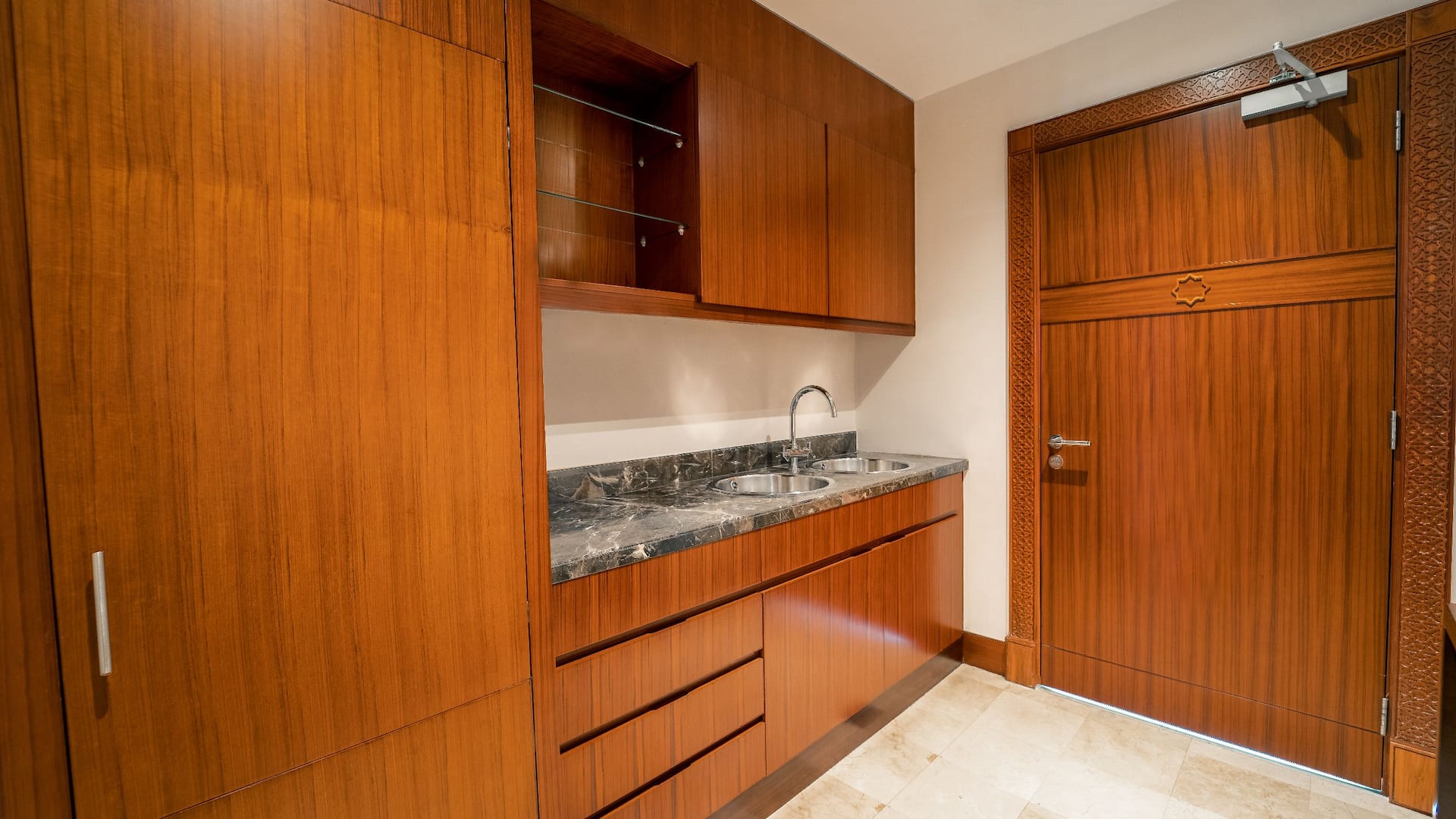 第 7，共 7 Grand Hyatt Doha Hotel & Villas Presidential Suite Kitchen