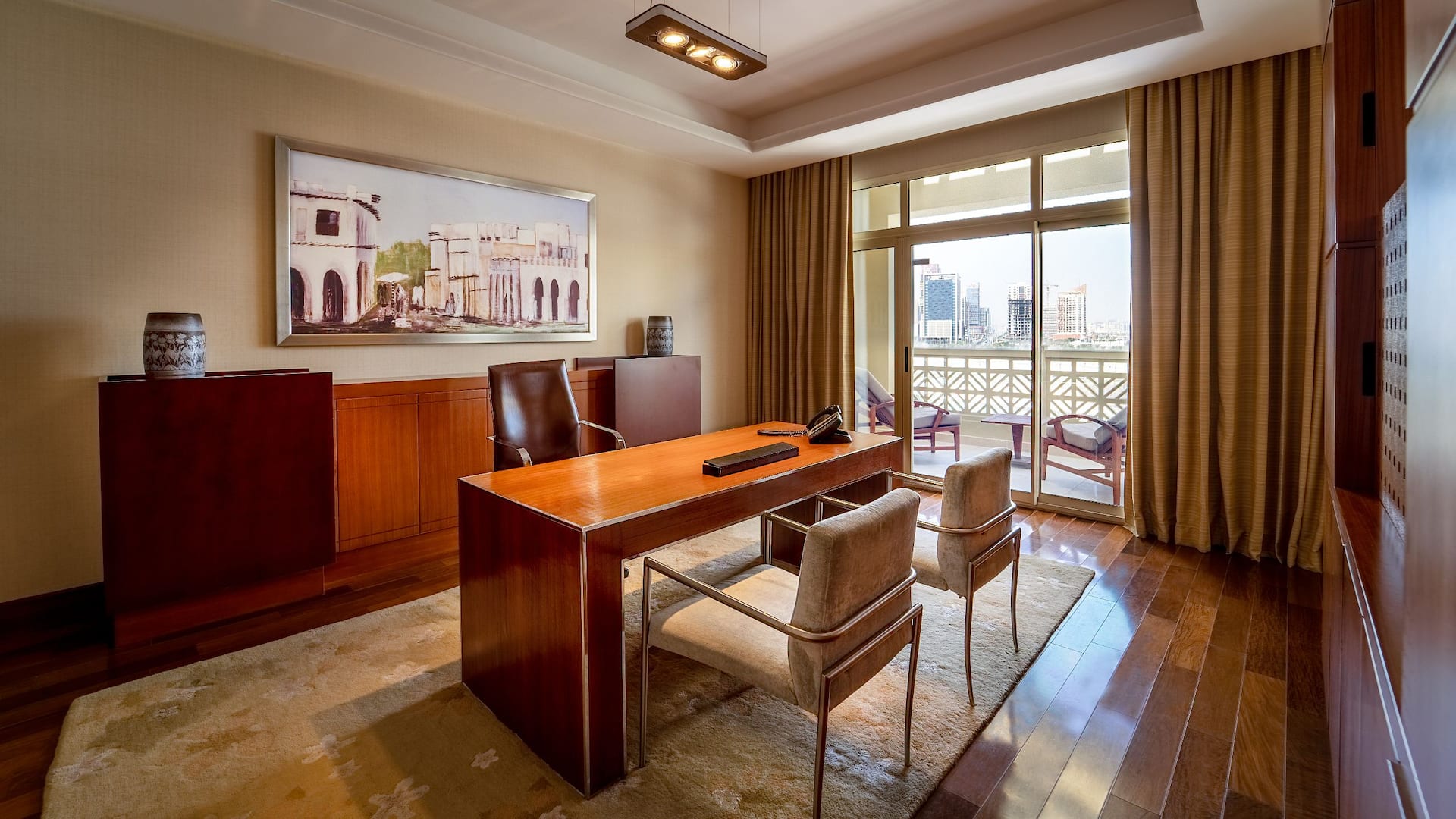 第 3，共 7 Grand Hyatt Doha Hotel & Villas Presidential Suite Office