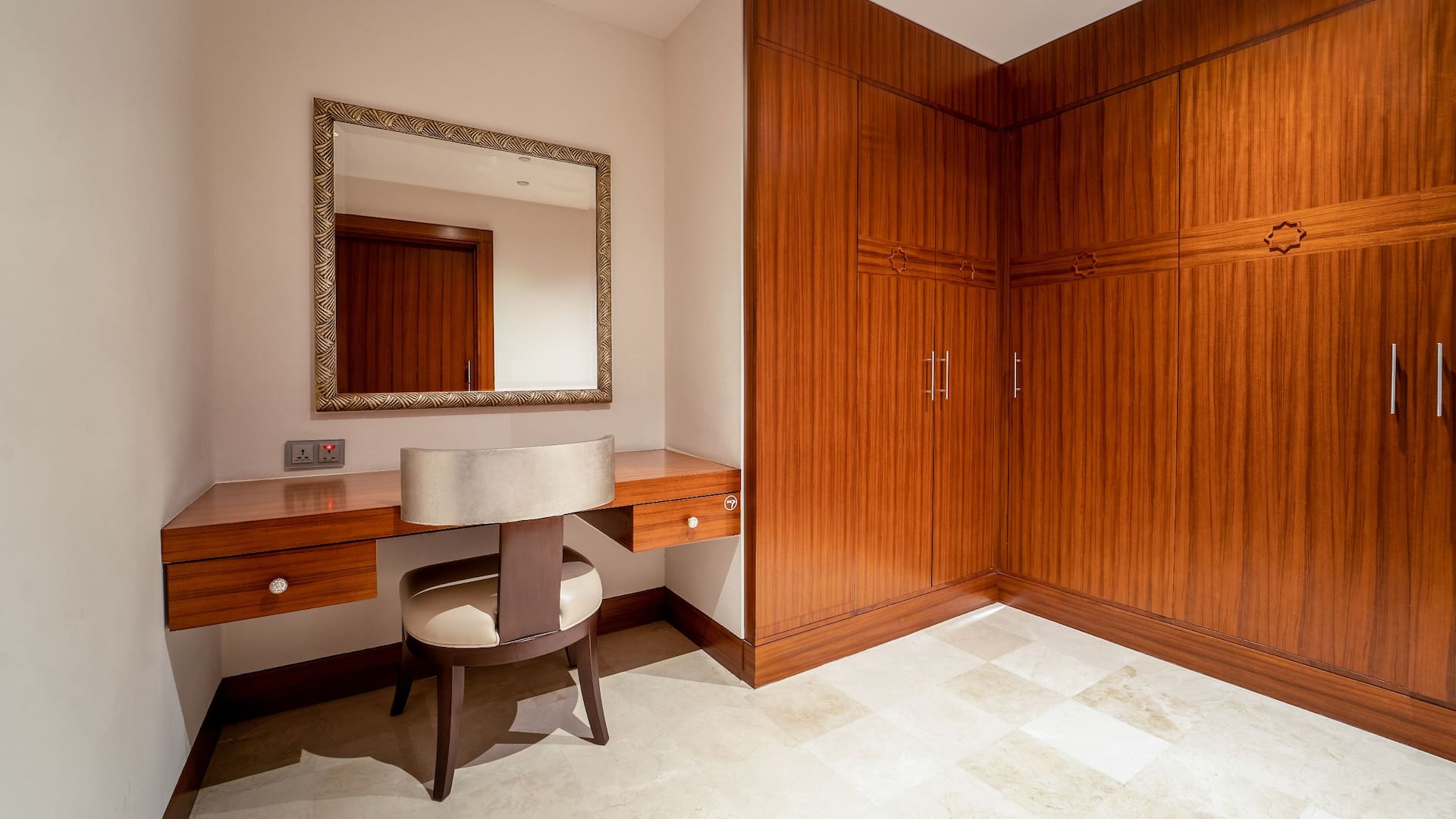 第 4，共 7 Grand Hyatt Doha Hotel & Villas Presidential Suite Vanity