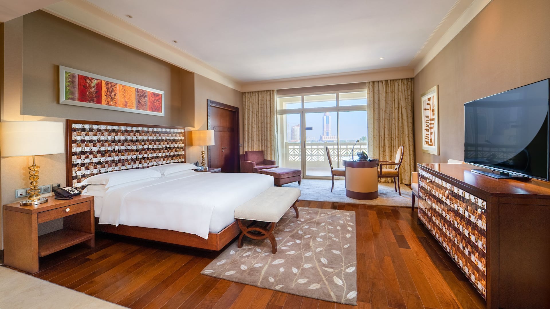 第 1，共 8 Grand Hyatt Doha Hotel & Villas Royal Suite Bedroom