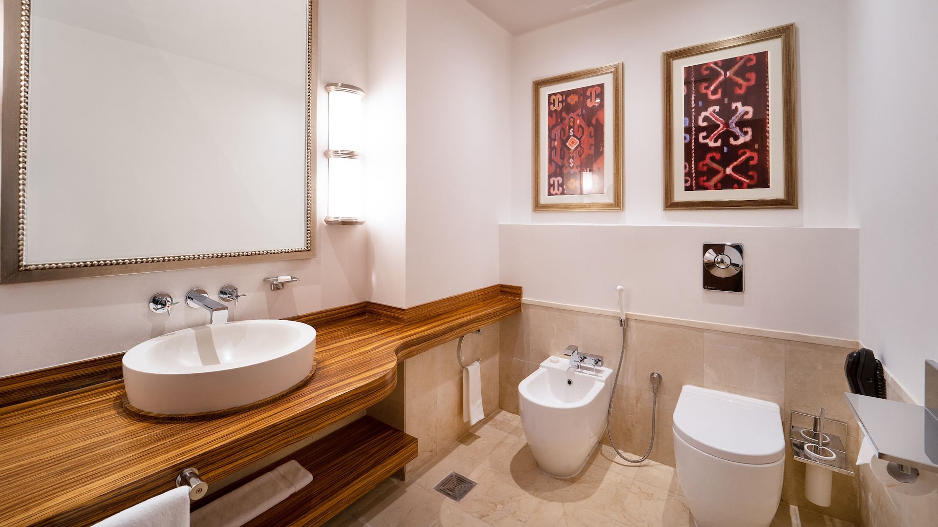 第 8，共 8 Grand Hyatt Doha Hotel & Villas Royal Suite Bathroom