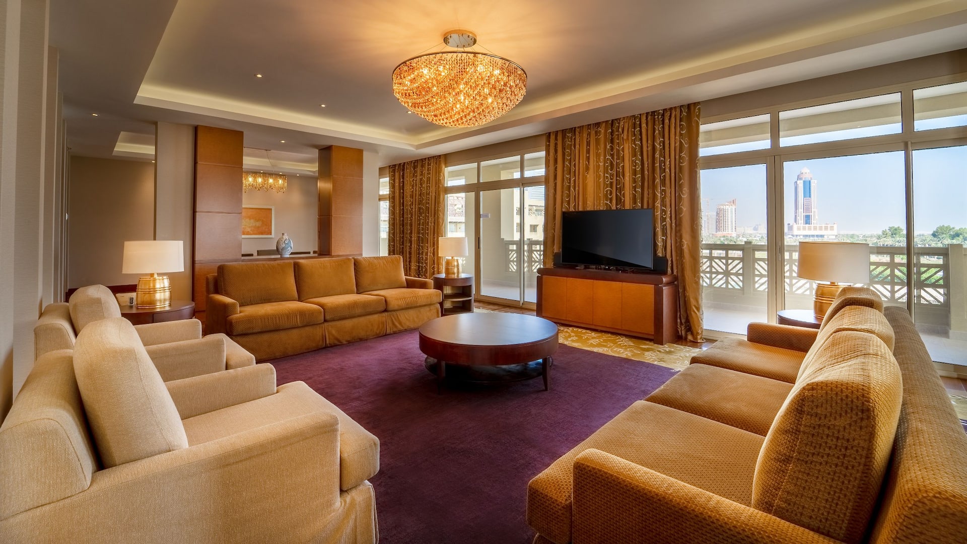 第 2，共 8 Grand Hyatt Doha Hotel & Villas Royal Suite Living Room