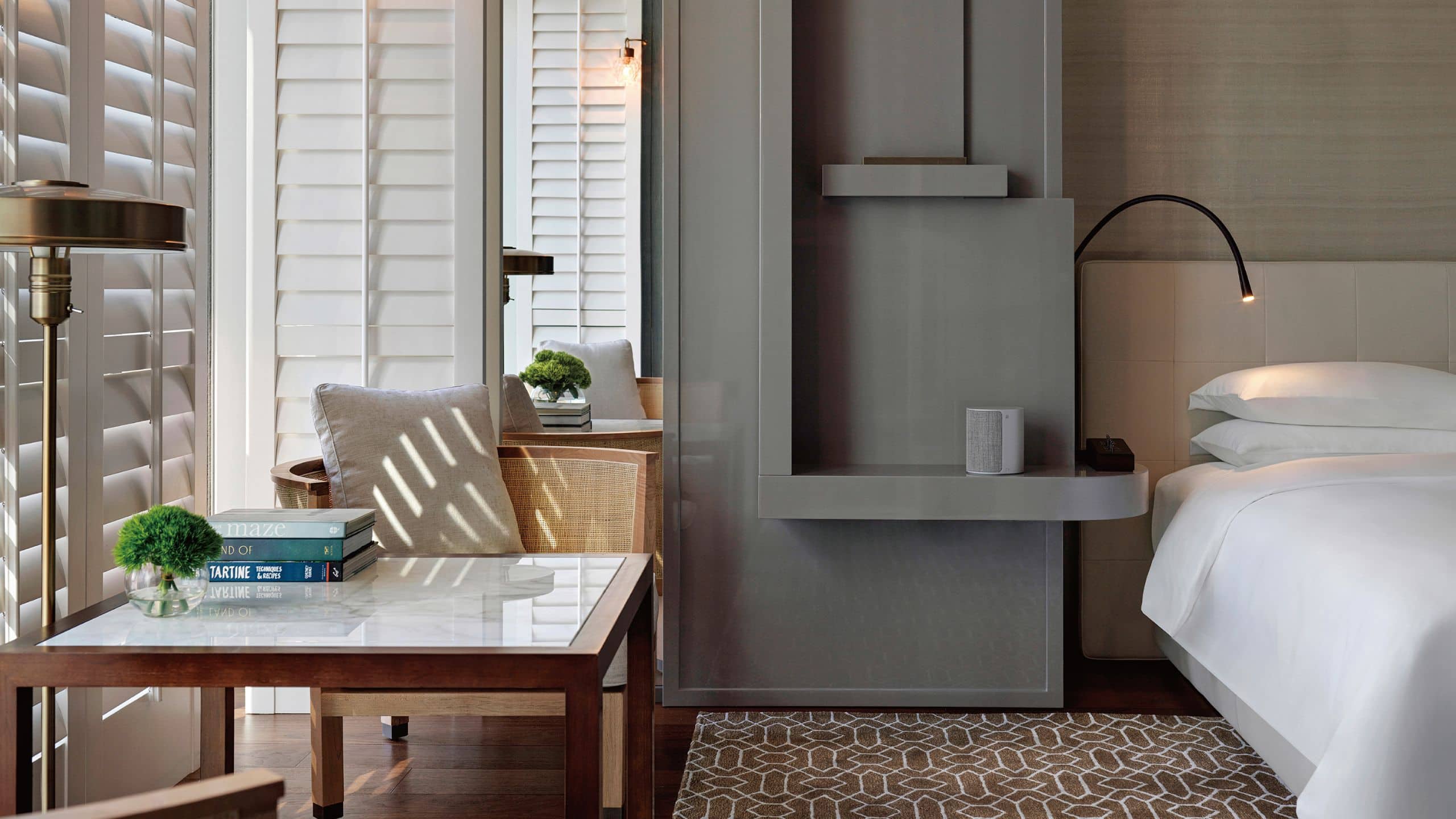 【新品未開封】ホテル小柳津 ウェア上下 Sサイズ WDS-49H(L)/55H(L) 屋外サイネージ AURORA : 株式会社共栄商事