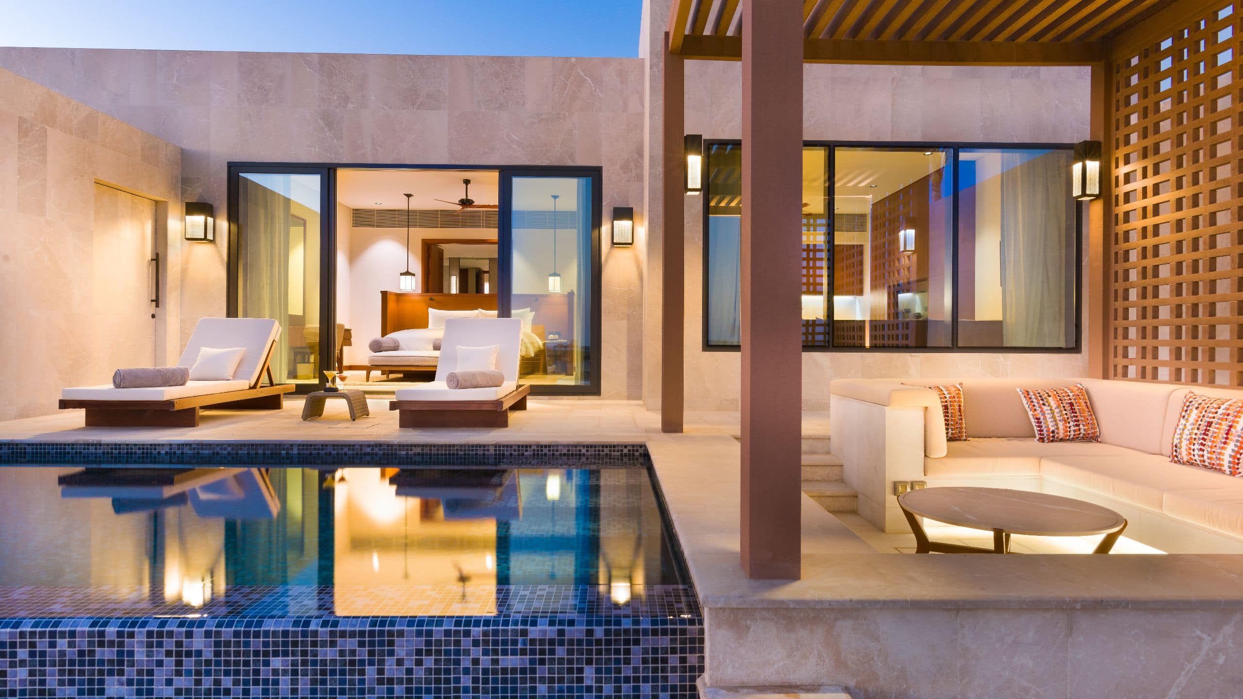 5 из 7 Alila Hinu Bay Pool Villa Night View Outside