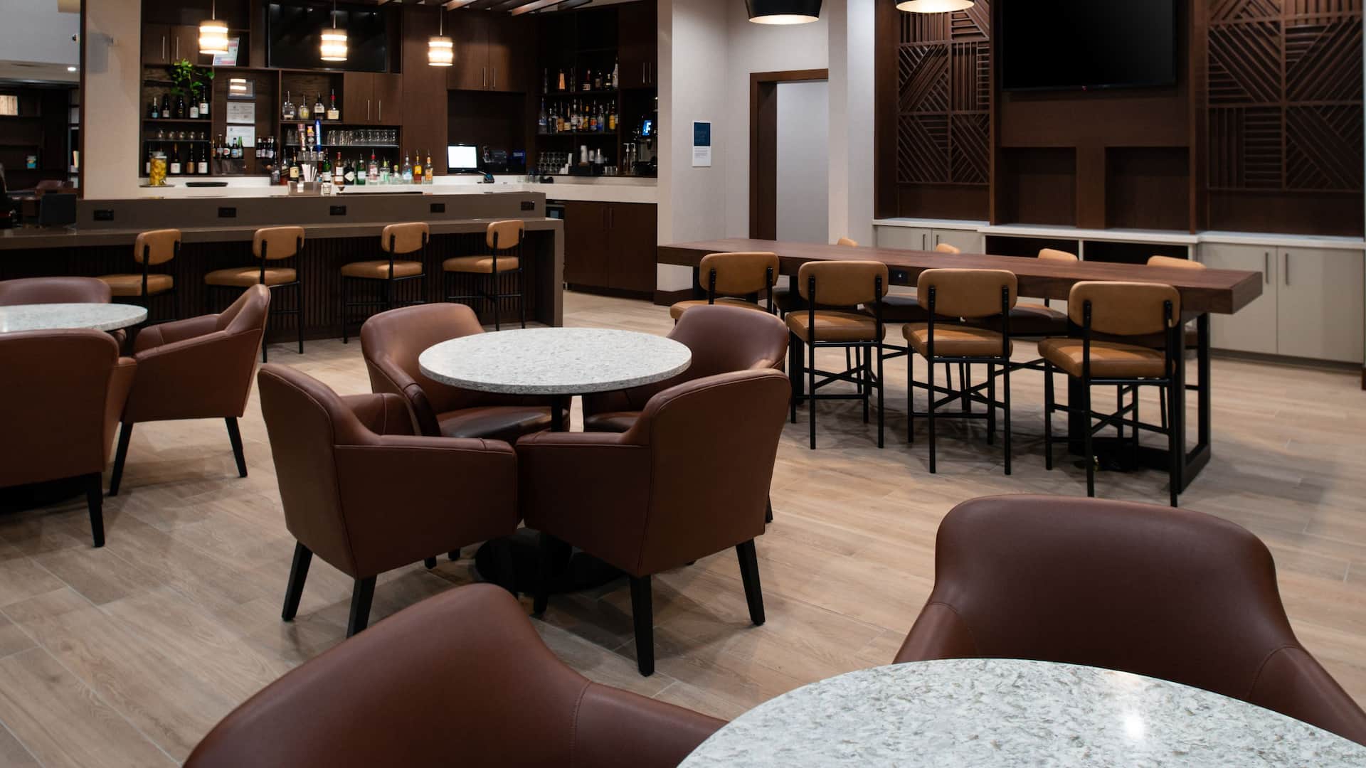 Hyatt Place Dallas / Rockwall Bar
