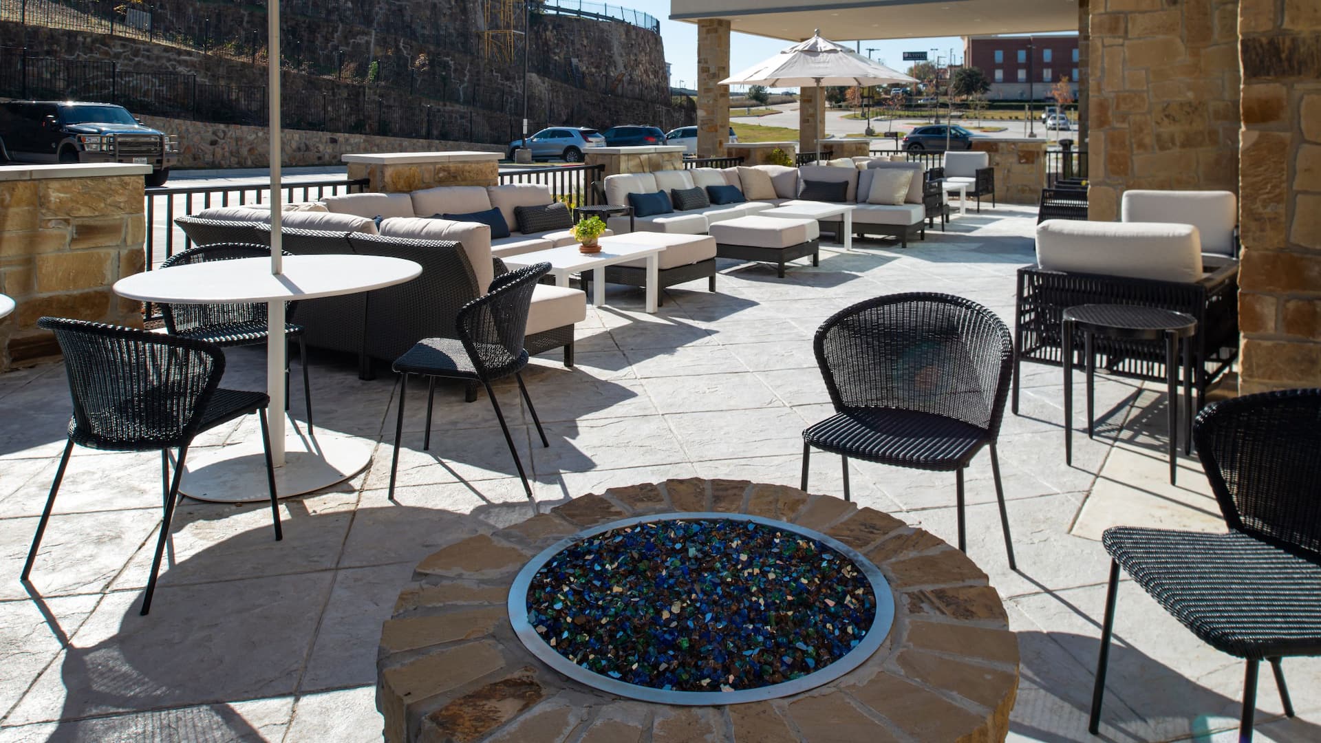 Hyatt Place Dallas / Rockwall Courtyard Day