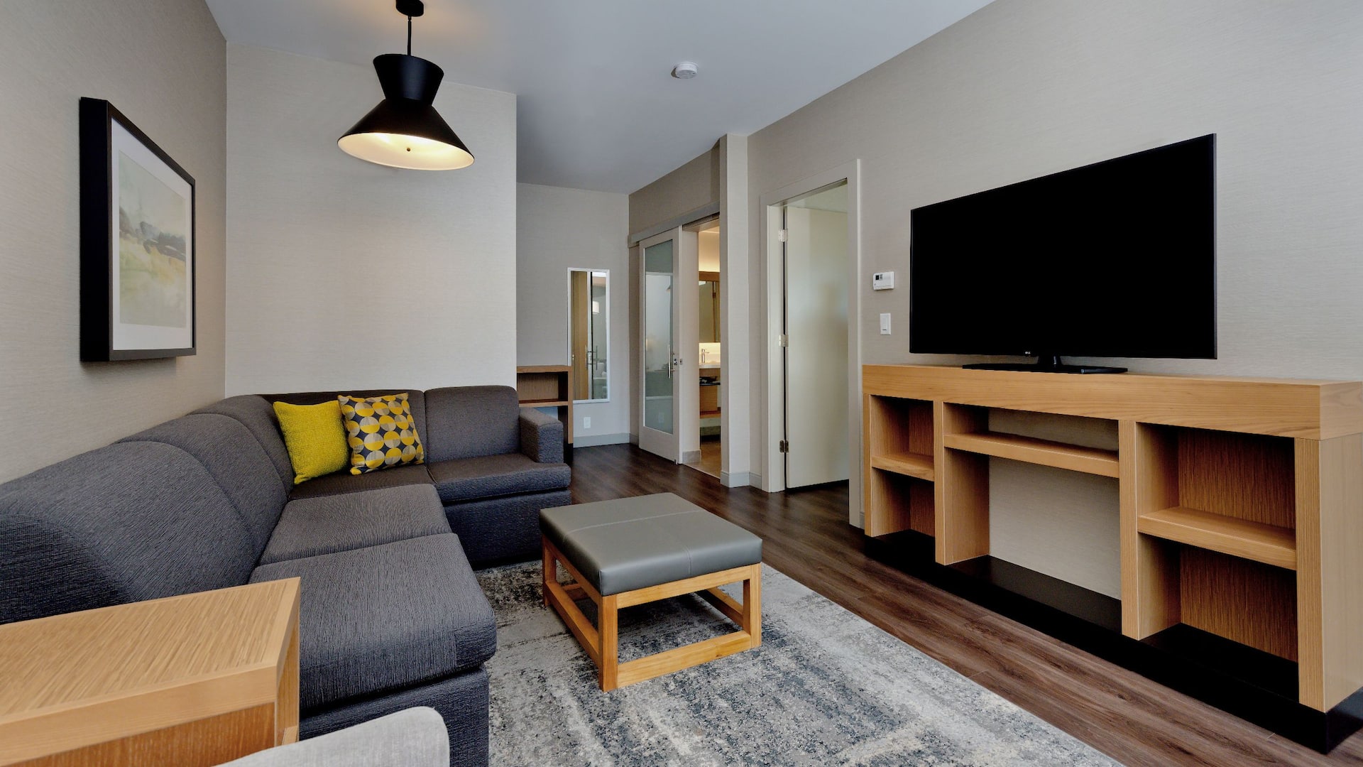 1/1 Hyatt Place Kelowna One Bedroom Suite