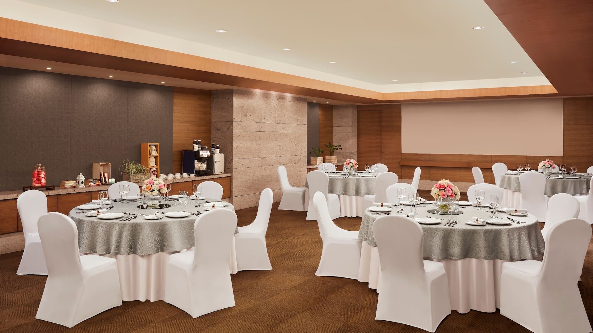 1 of 1 Grand Hyatt Mumbai Hotel & Residences Grand Mahogany Cluster