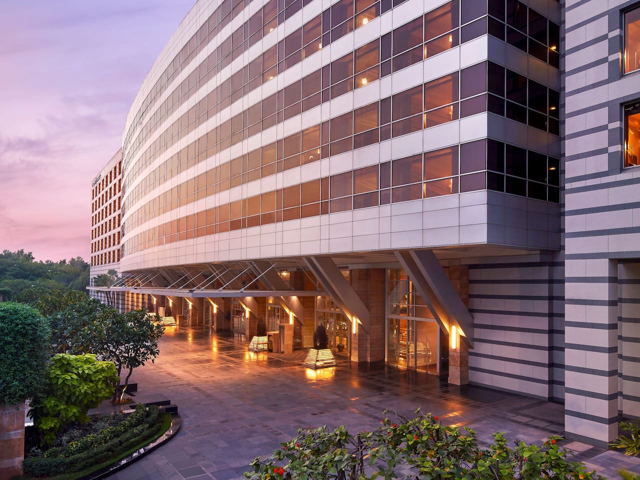 Grand-Hyatt-Mumbai-Hotel-Facade