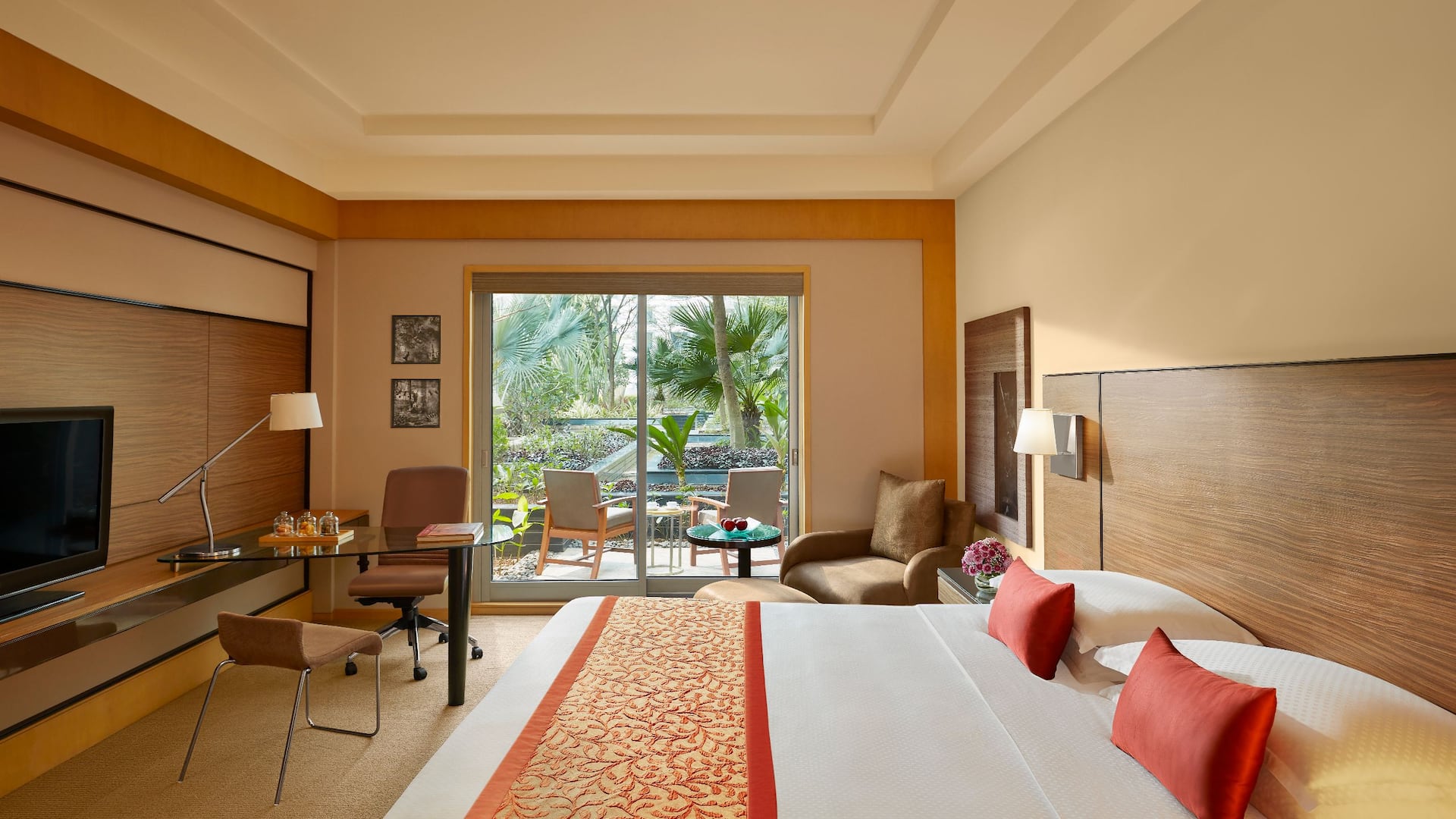 7 von 7 Grand Hyatt Mumbai Hotel & Residences Club Room with Patio
