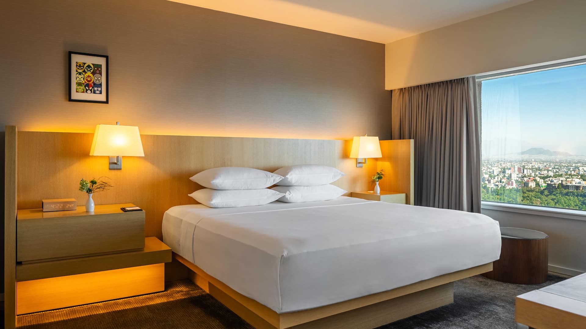 Hyatt Regency Mexico City Executive Suite Bed