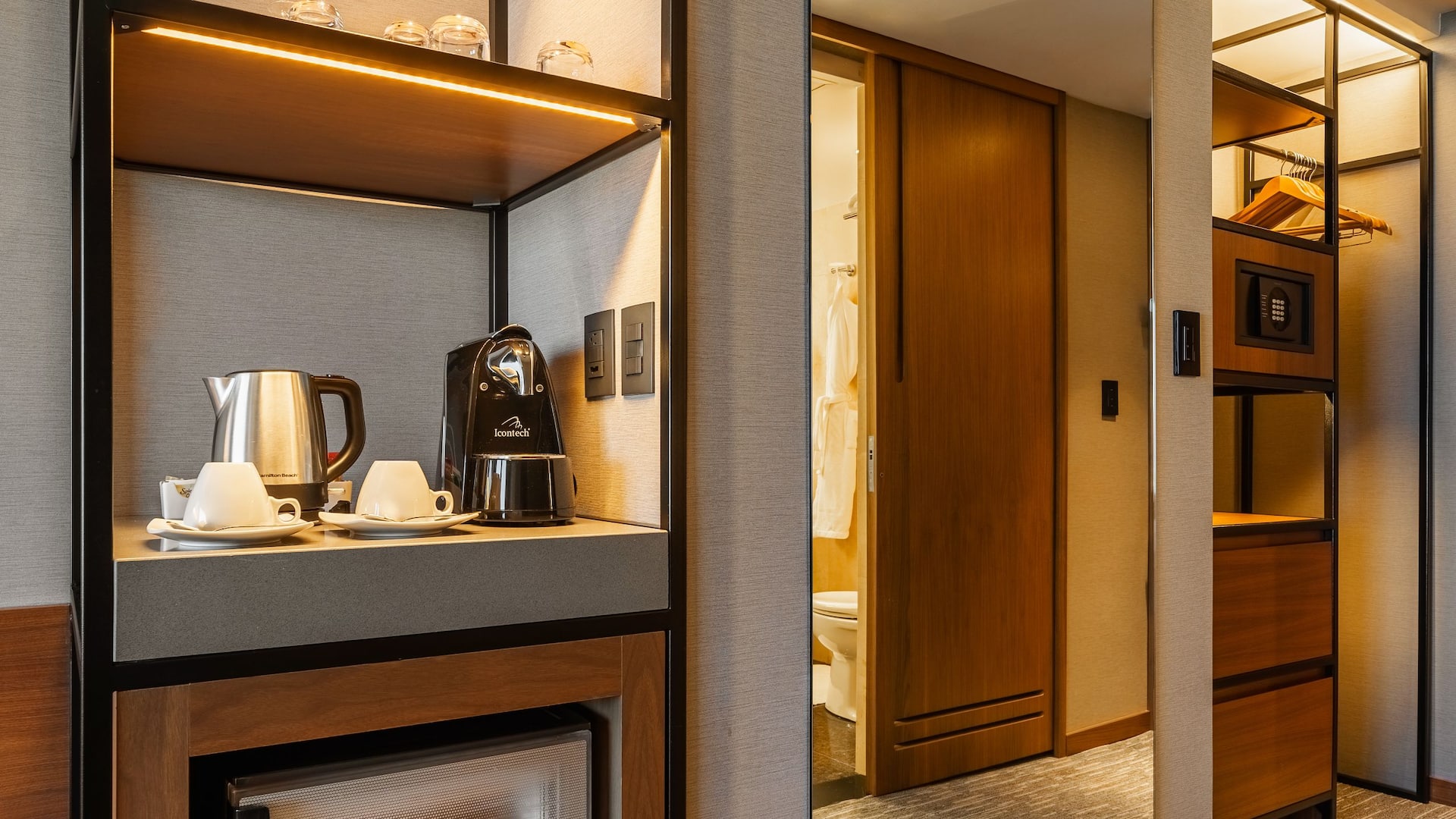 Hyatt Regency Mexico City View King Guestroom Coffee Station