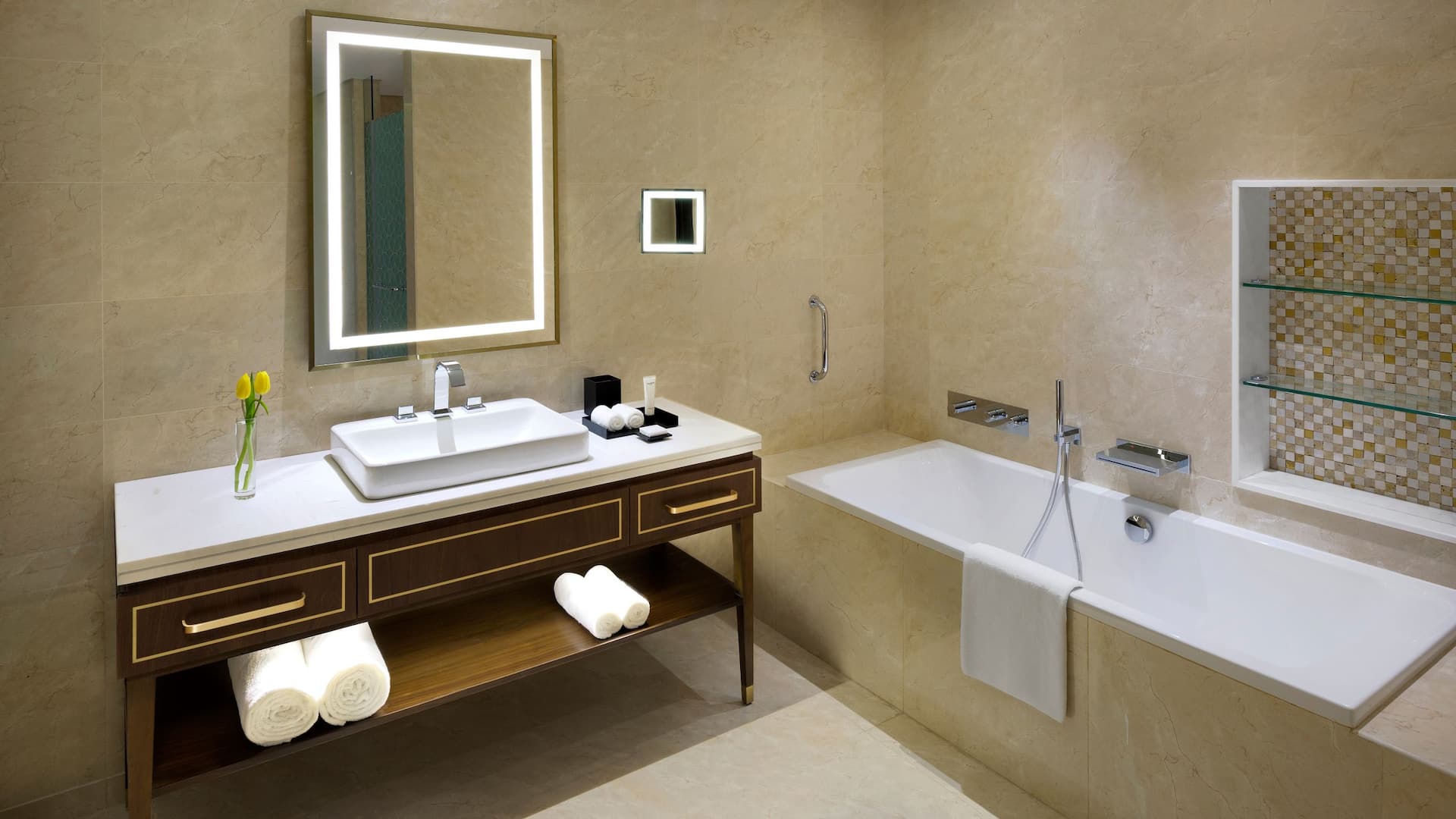 3/5 Grand Hyatt Al Khobar Hotel and Residences Grand Executive Suite Bathroom