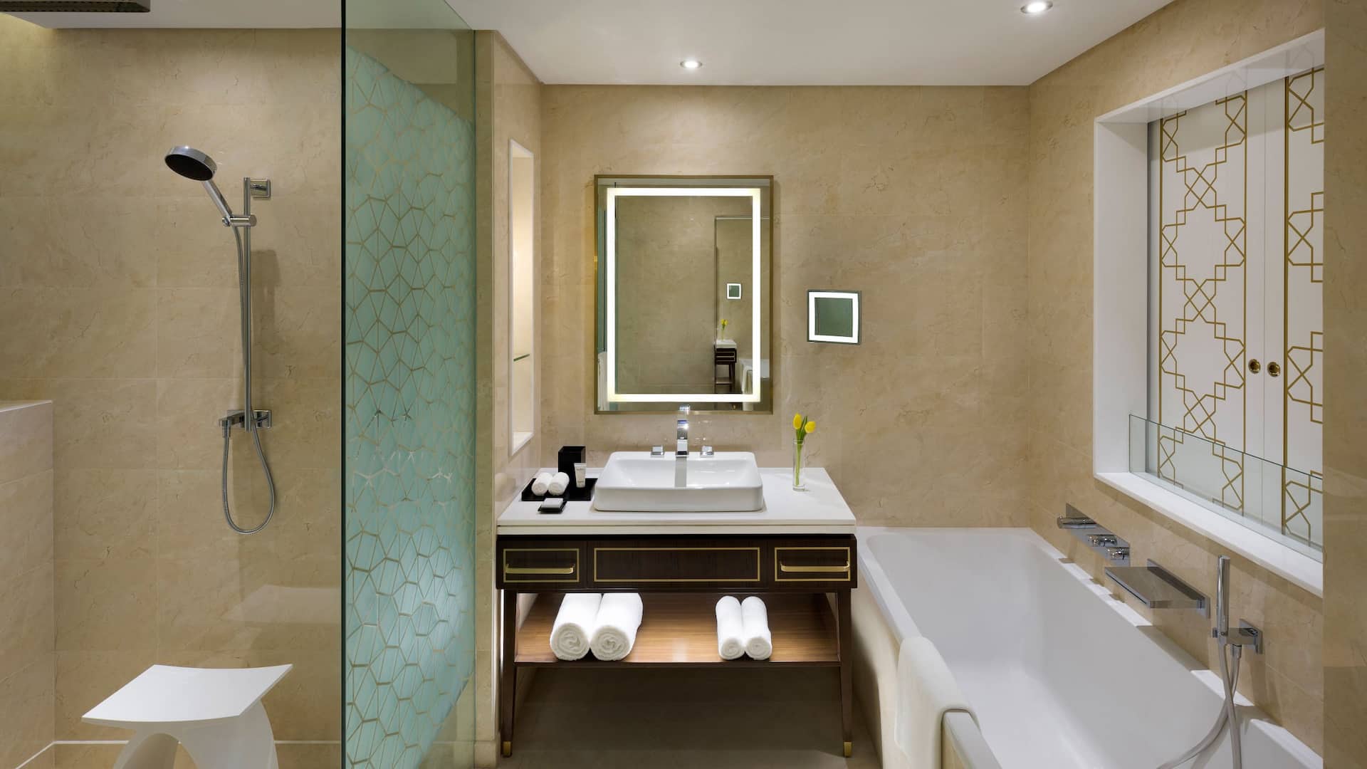 2/5 Grand Hyatt Al Khobar Hotel and Residences King Guest Bathroom