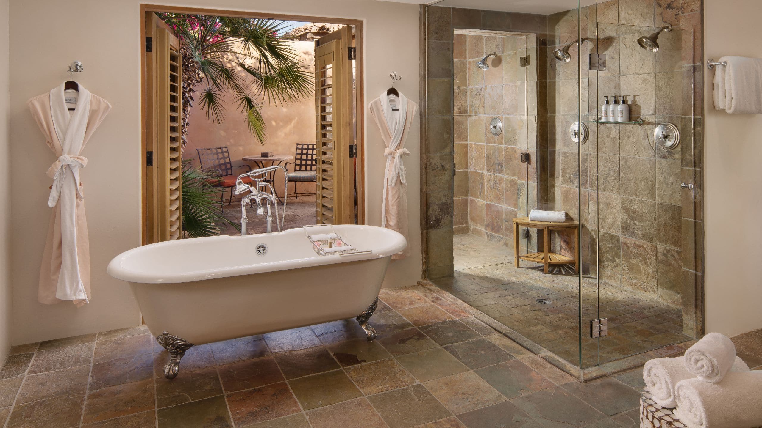 4/5 Royal Palms Resort and Spa Arcadia Villa Bathroom