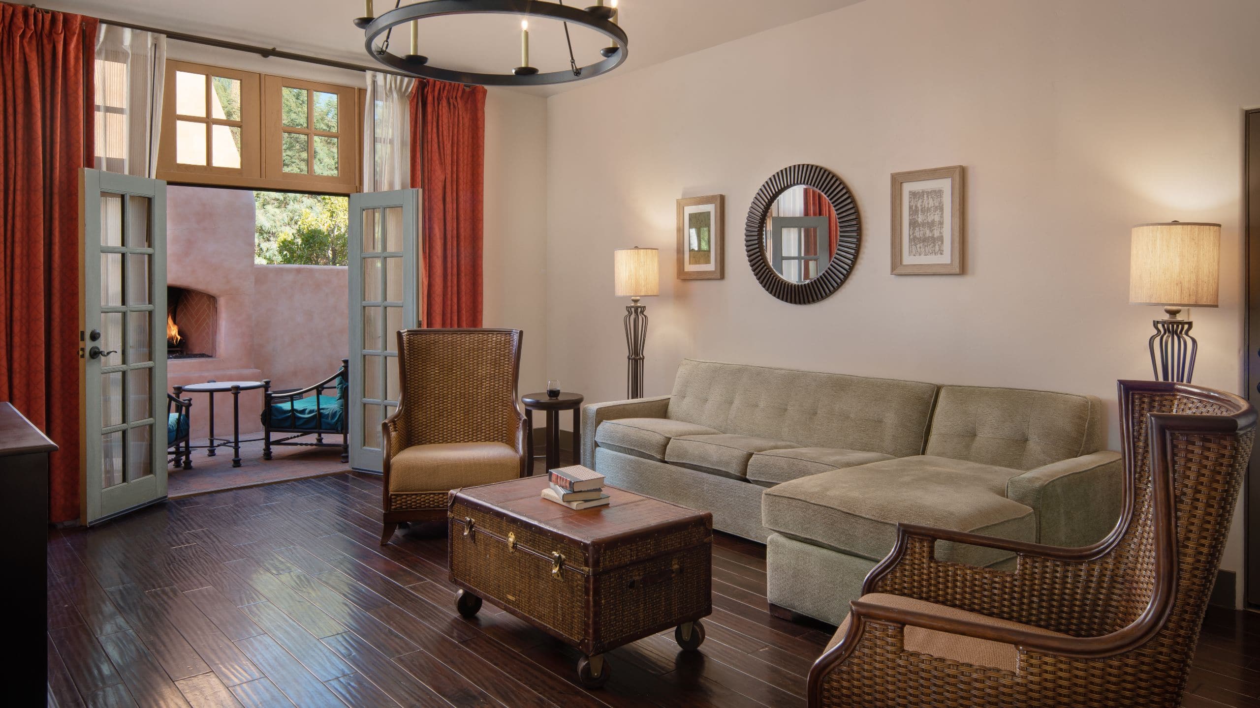 1/5 Royal Palms Resort and Spa Montavista Villa Living Room