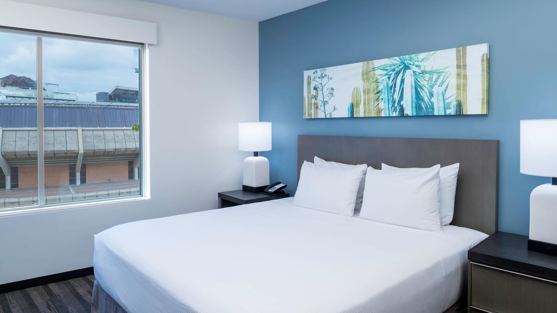 Hyatt House Tempe / Phoenix / University Accessible One Bedroom Kitchen Suite Roll In Shower