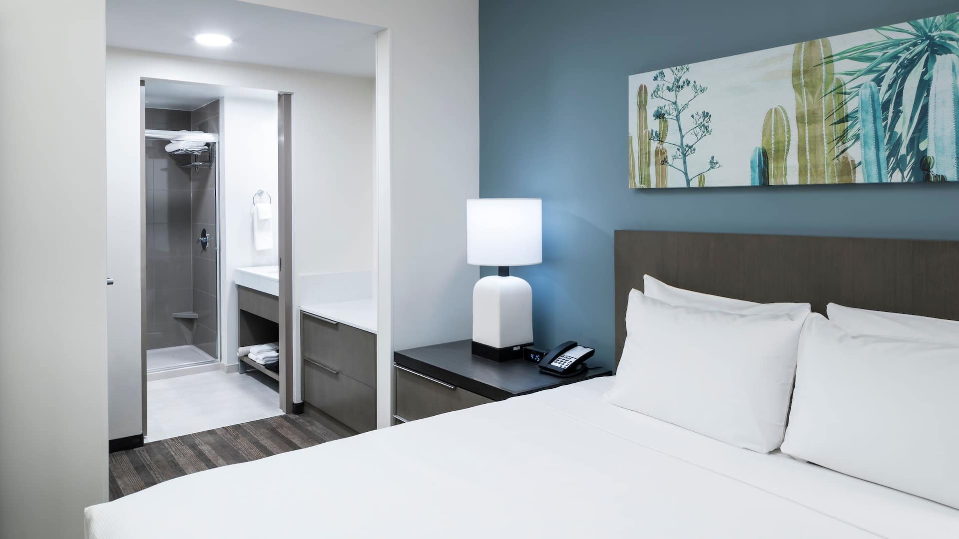 Hyatt House Tempe / Phoenix / University Suite