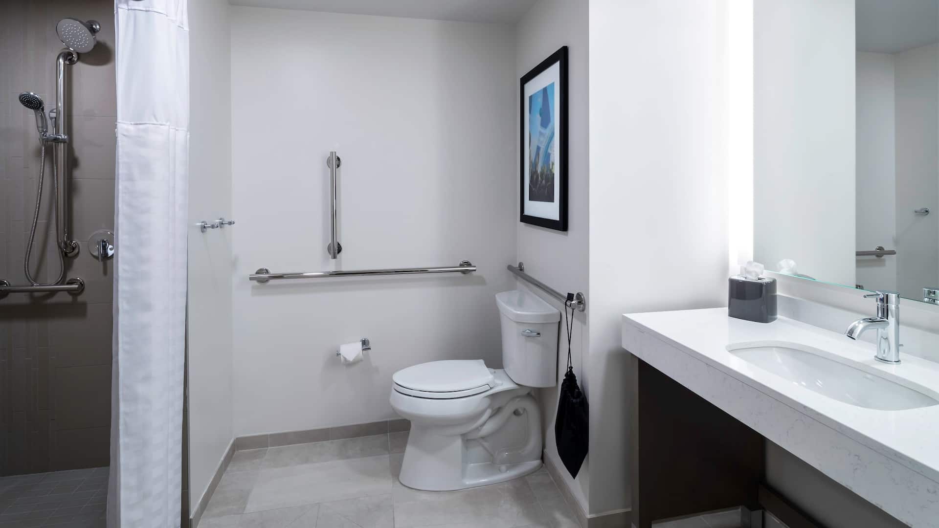 第 4，共 4 Hyatt House Tempe / Phoenix / University Accessible Den Guestroom King Bed Roll In Shower