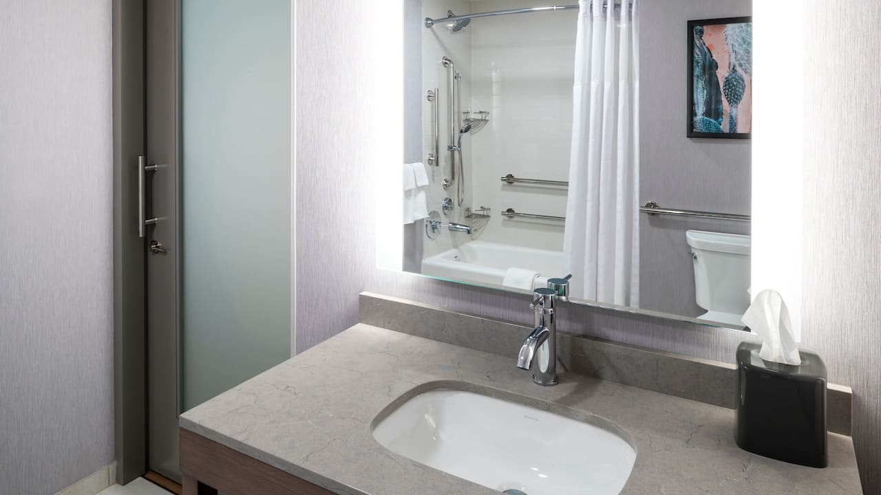Accessible Tub