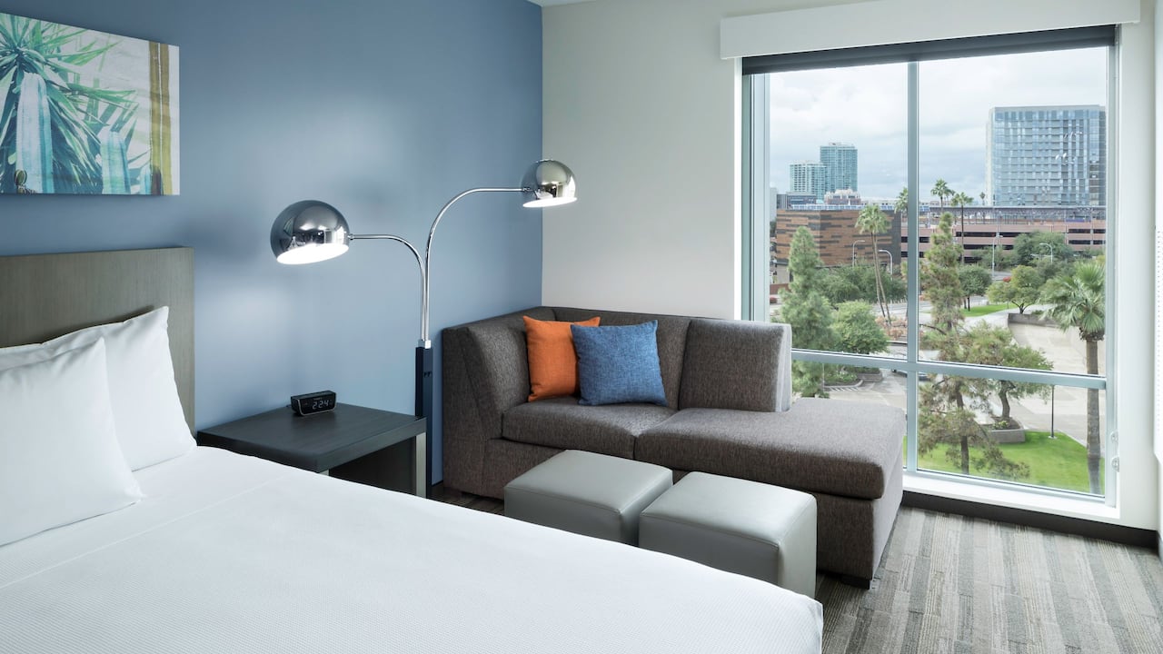 Den Queen Room