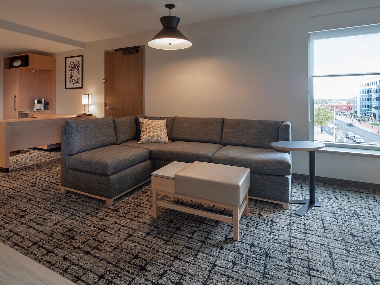 View Queen Guestroom Lounge
