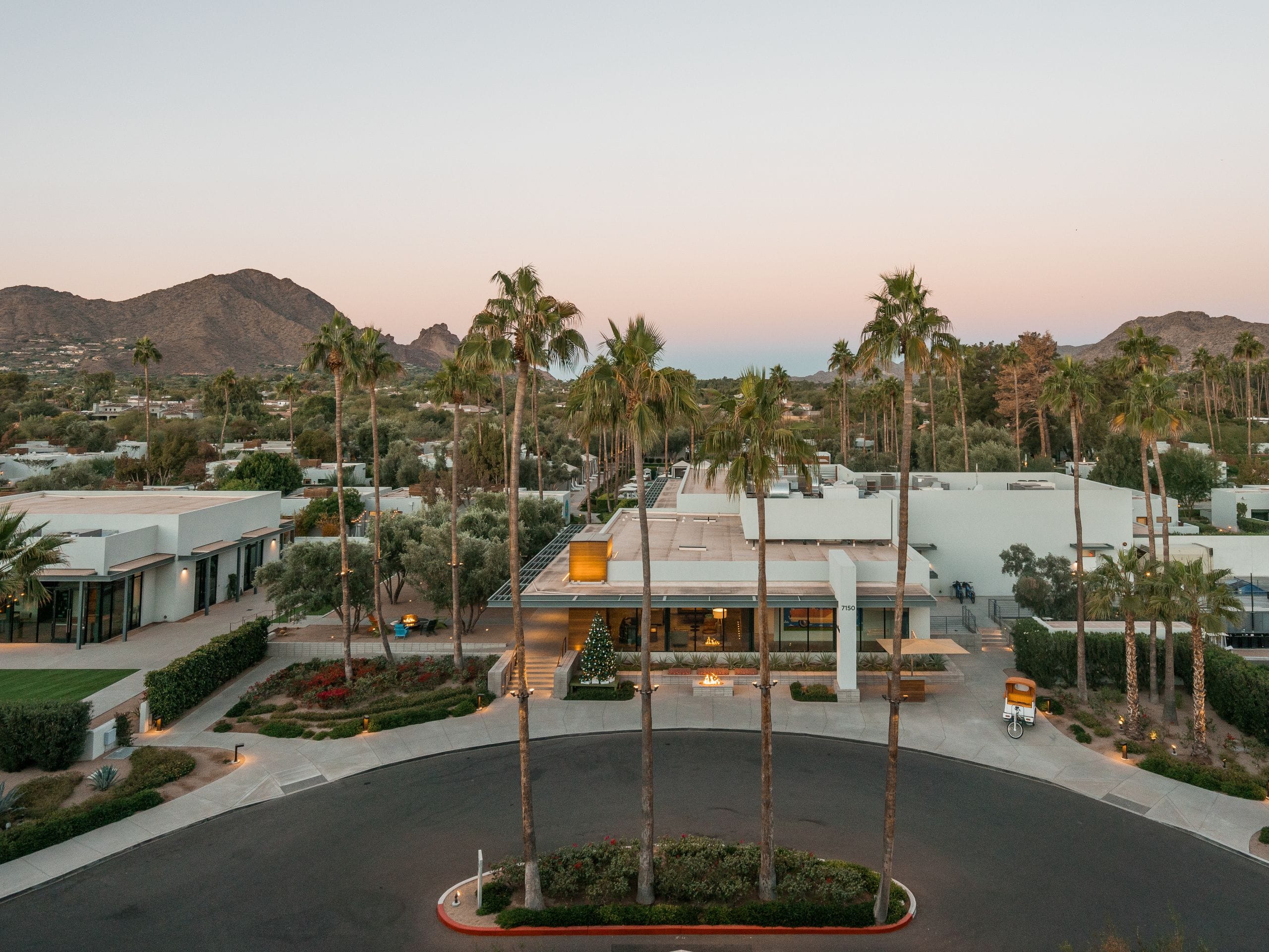 Andaz Scottsdale Resort & Bungalows Hotel Front Drive
