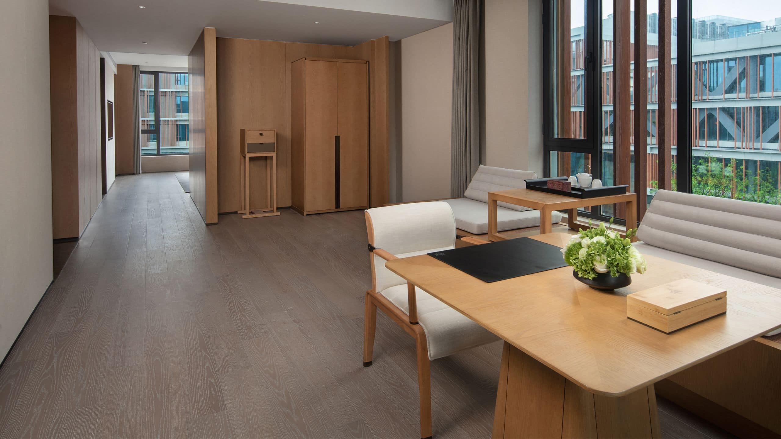 Grand WUJI Hotel Executive Suite with King Bed Living Room