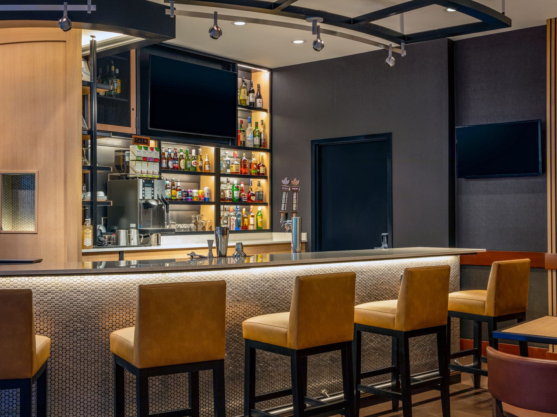 Hyatt Place Raleigh / Cary Front Bar Area