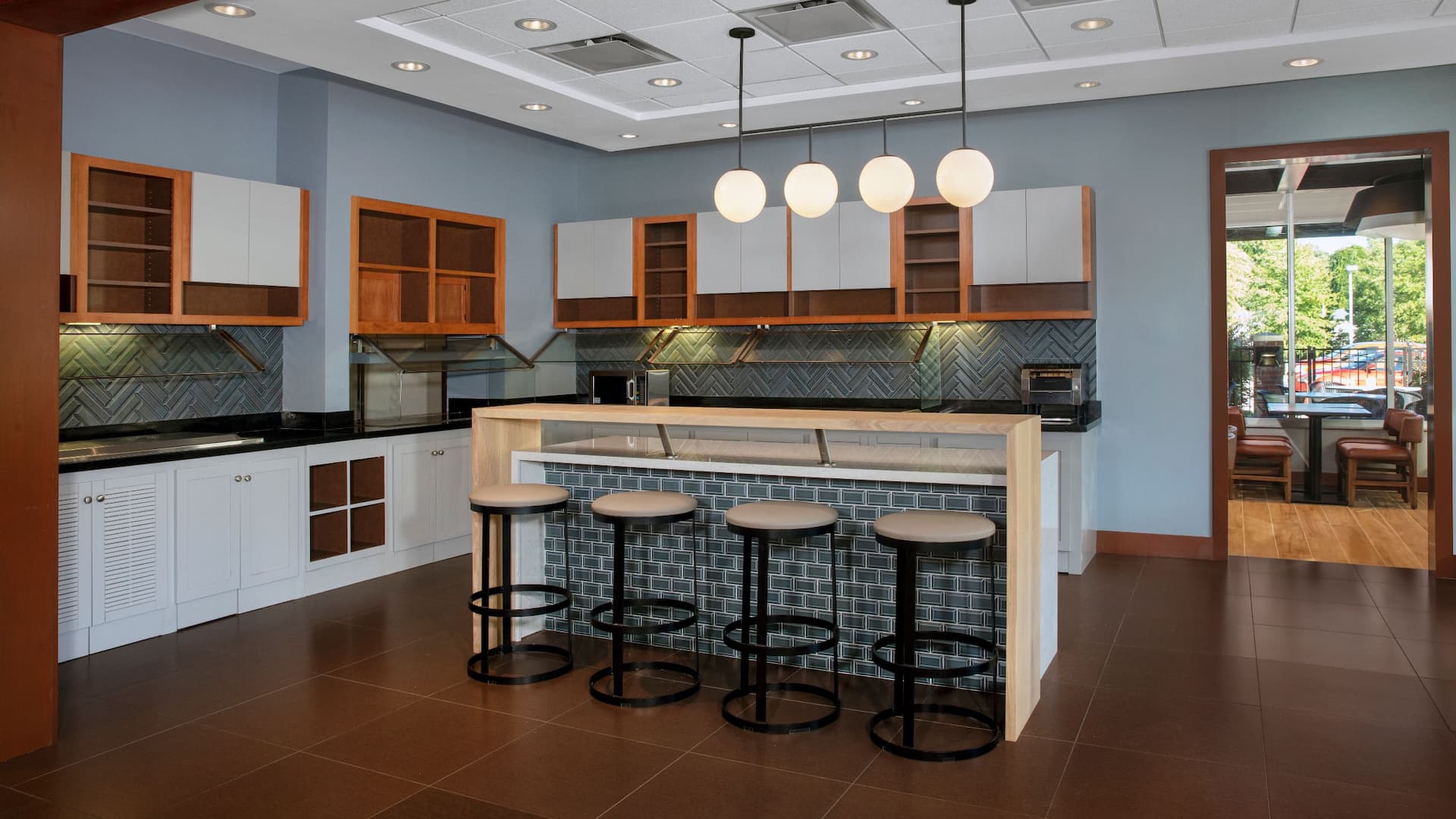 Hyatt Place Raleigh / Cary Galley Breakfast Seating